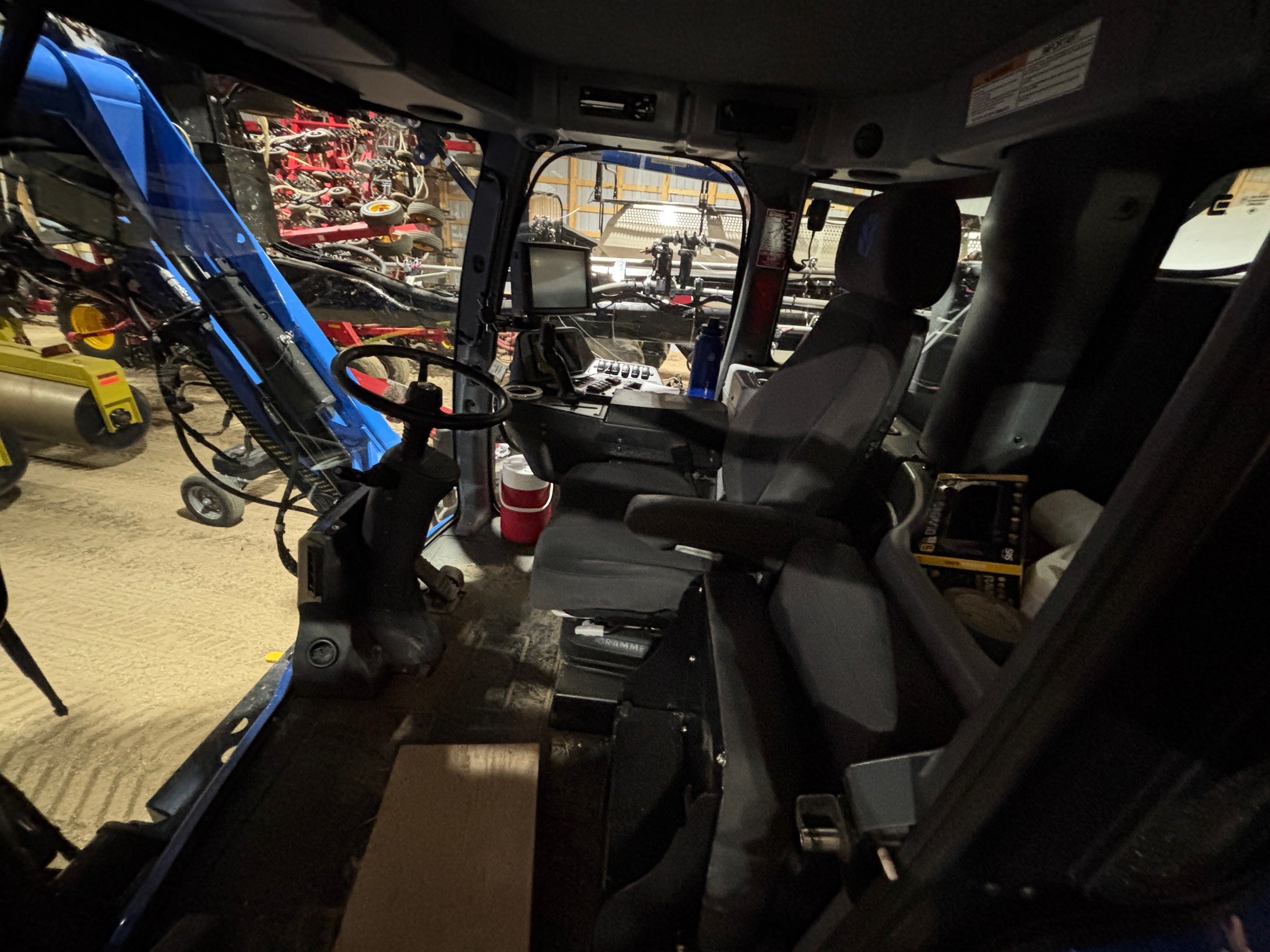 2016 New Holland SP.400F Sprayer/High Clearance