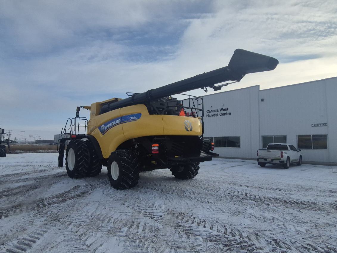 2021 New Holland CR8.90 Combine