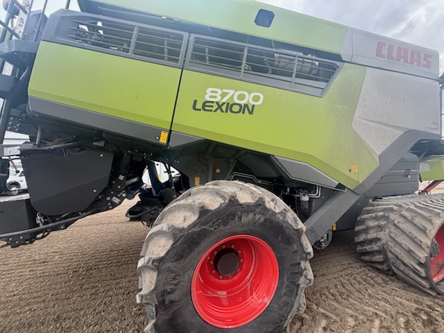2024 CLAAS 8700TT Combine