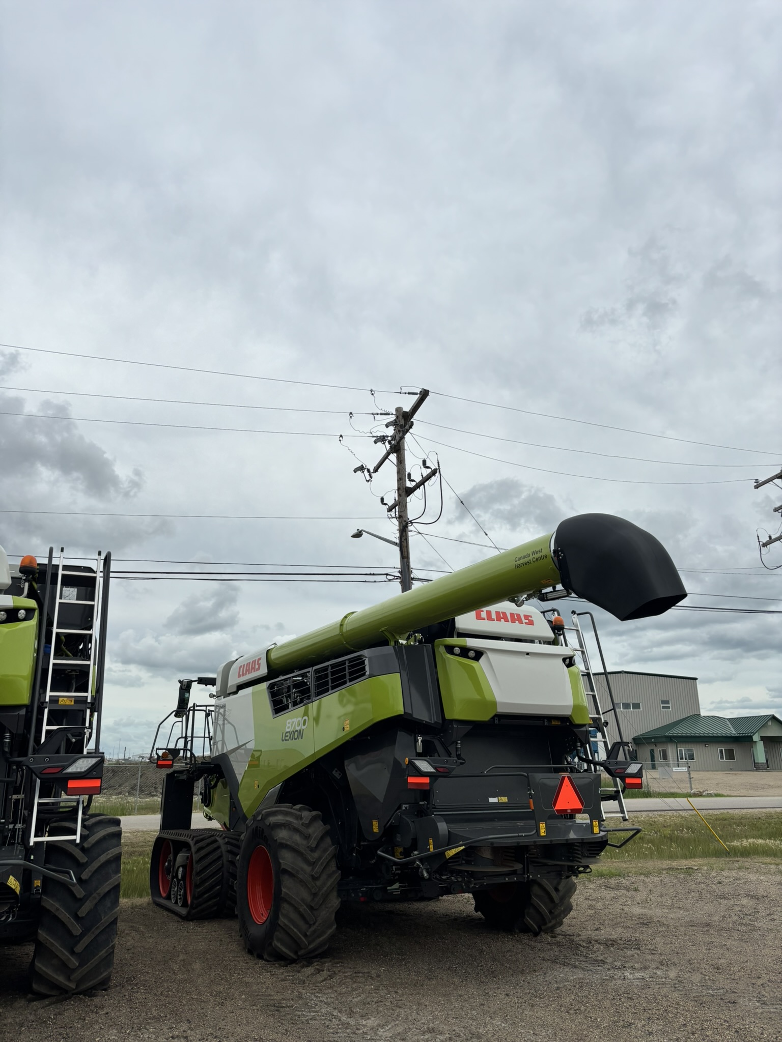 2025 CLAAS 8700TT Combine