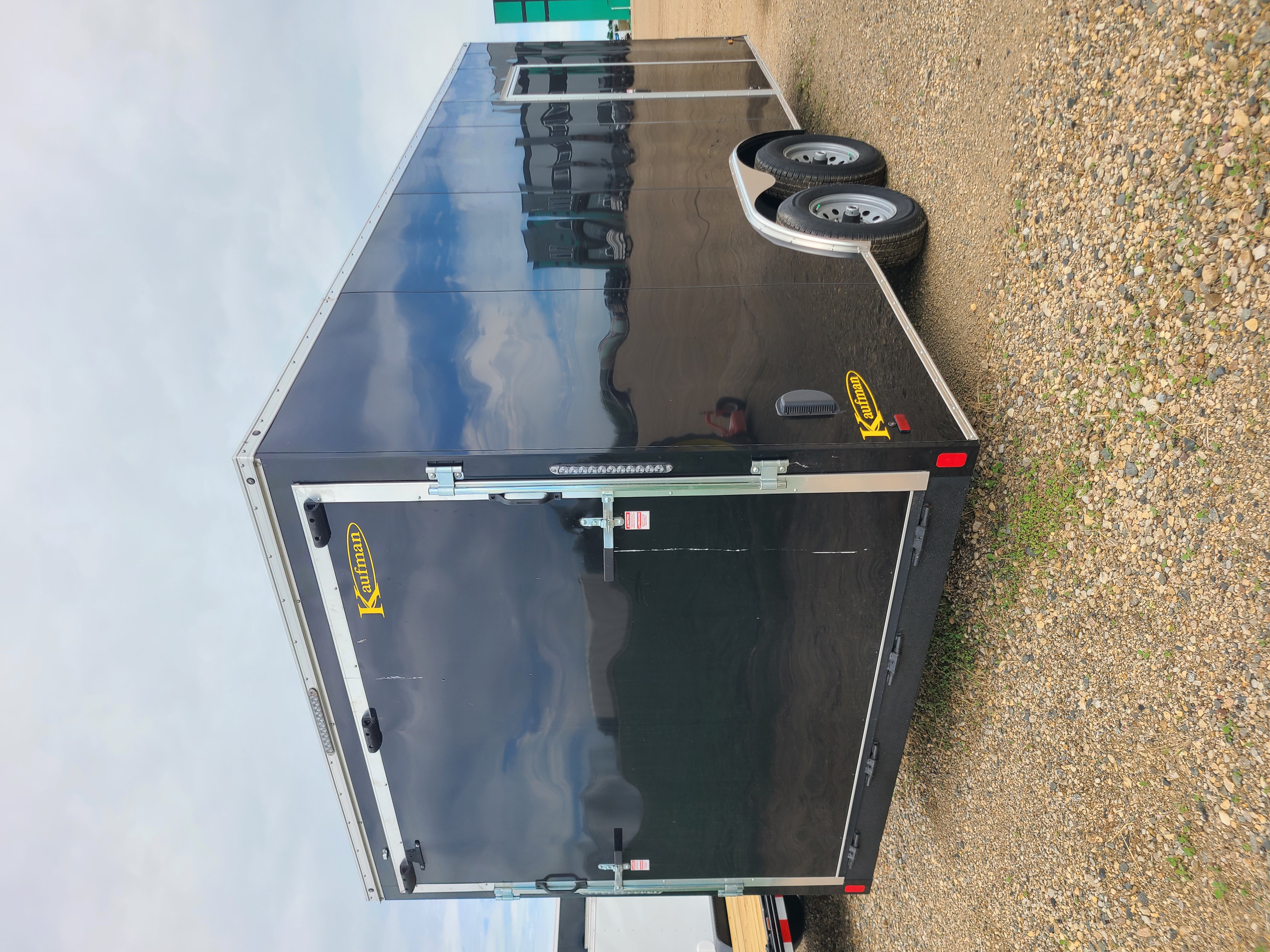 2023 Kaufman DELUXE ENCLOSED TRAILER  8.5’X20’ Trailer/Cargo