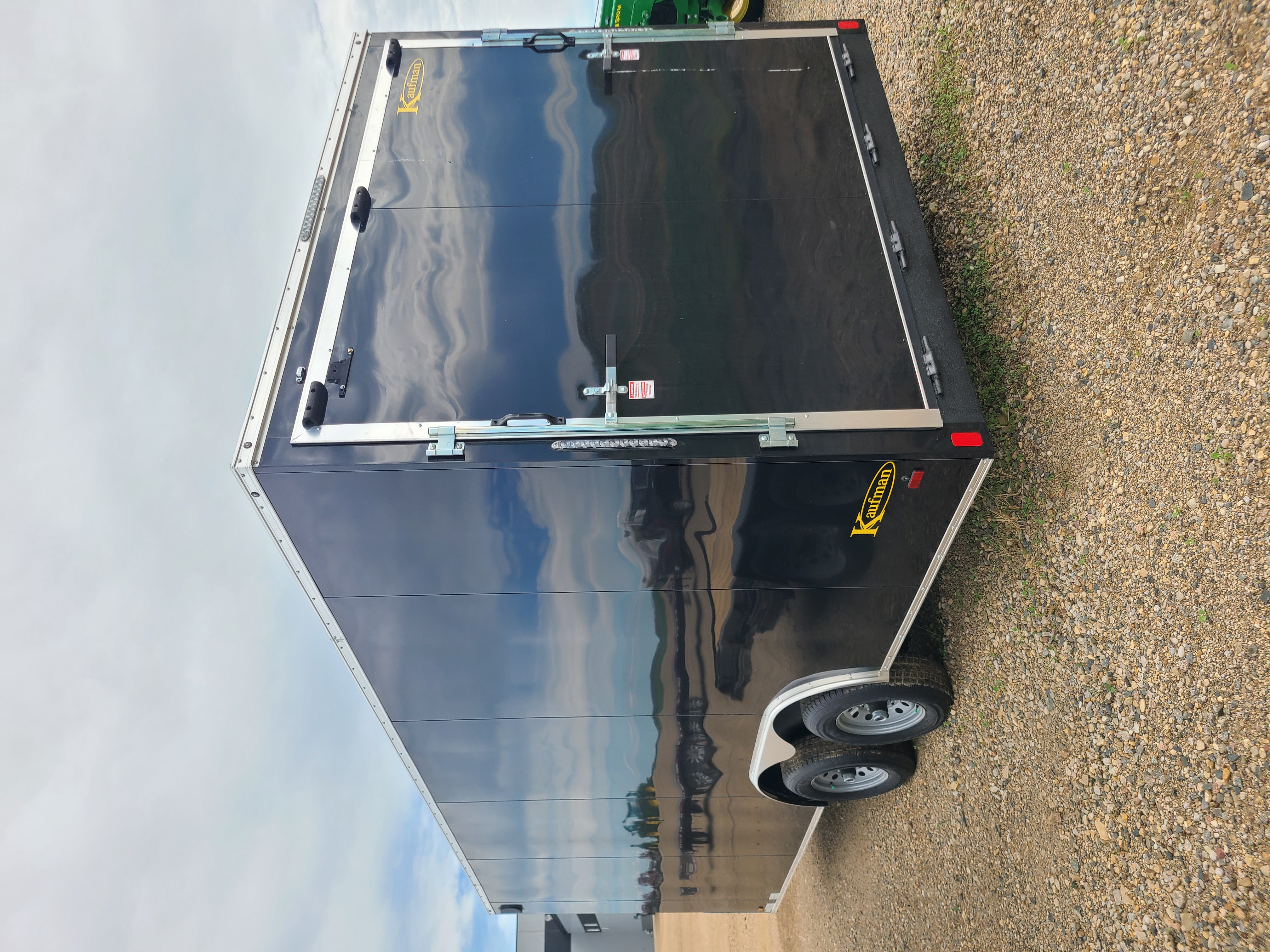 2023 Kaufman DELUXE ENCLOSED TRAILER  8.5’X20’ Trailer/Cargo