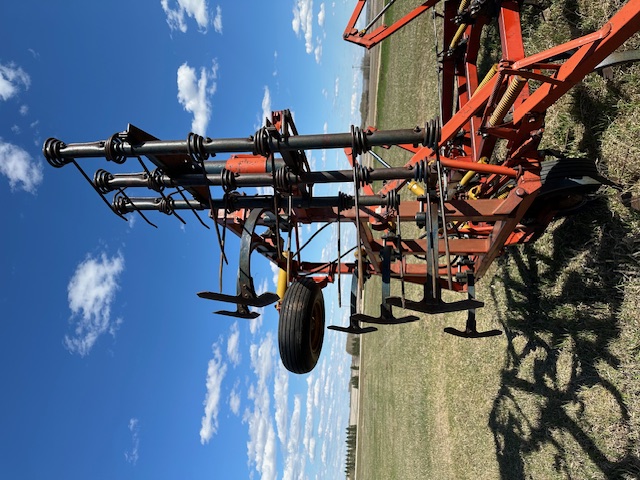 1982 Morris CP725 Field Cultivator