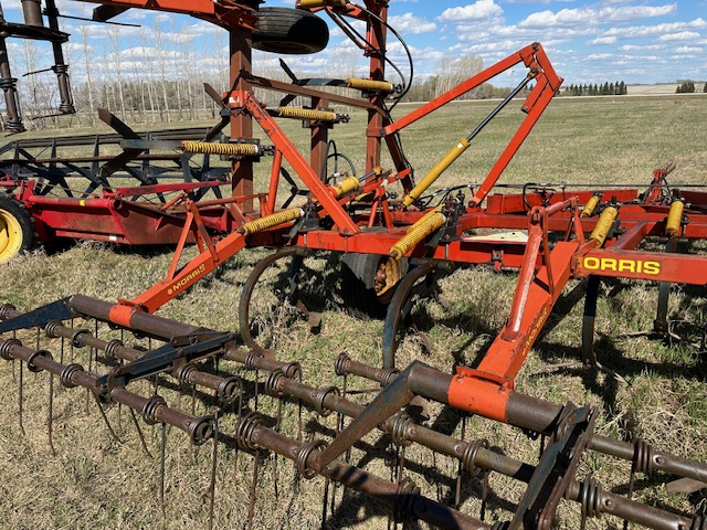 1982 Morris CP725 Field Cultivator