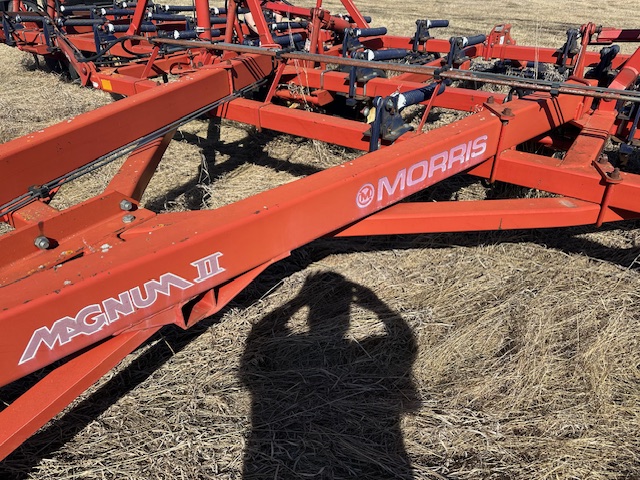 Morris magnum II Chisel Plow