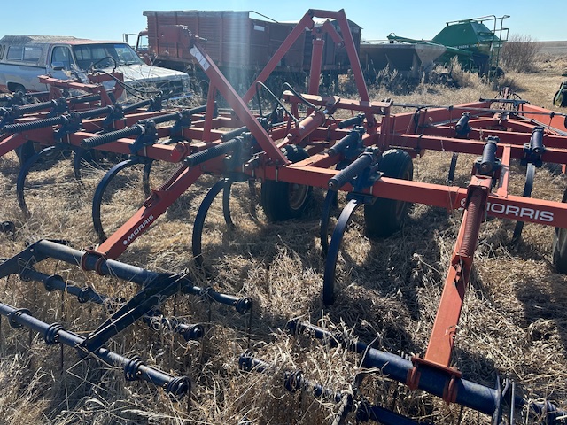 Morris magnum II Chisel Plow