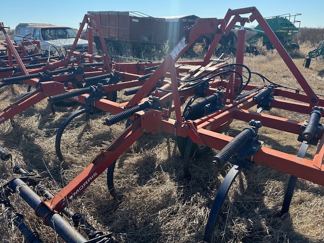 Morris magnum II Chisel Plow