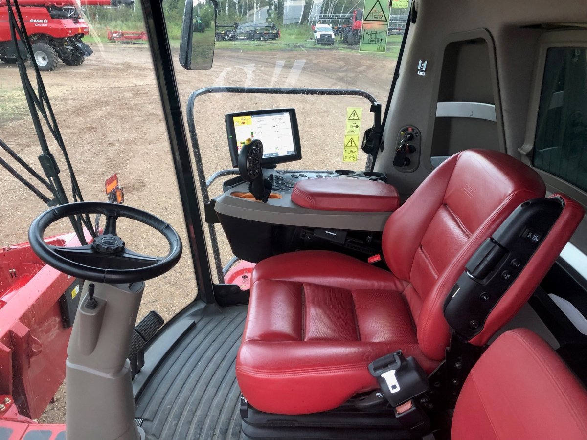 2017 Case 8240 Combine