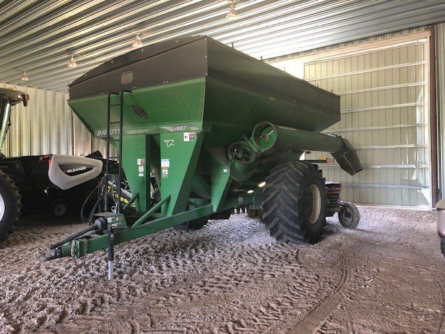 2011 Brent 1082 Grain Cart