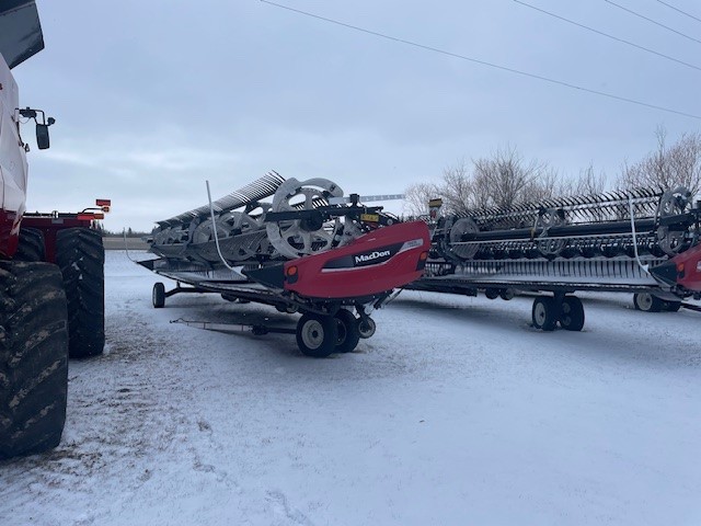 2022 MacDon FD235 Header Combine