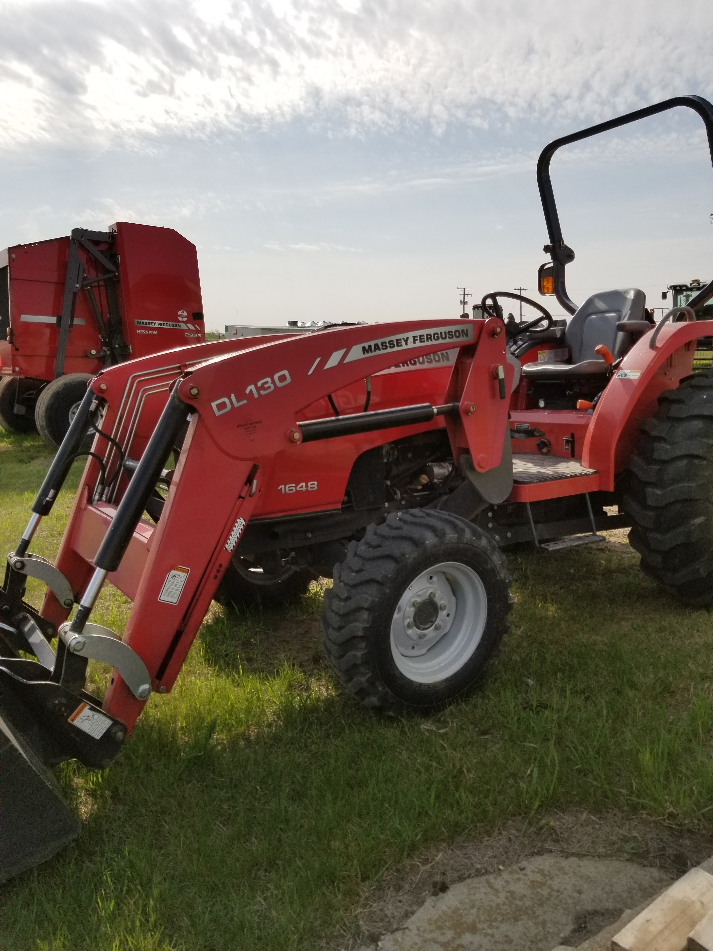 2009 Massey Ferguson 1648 Tractor