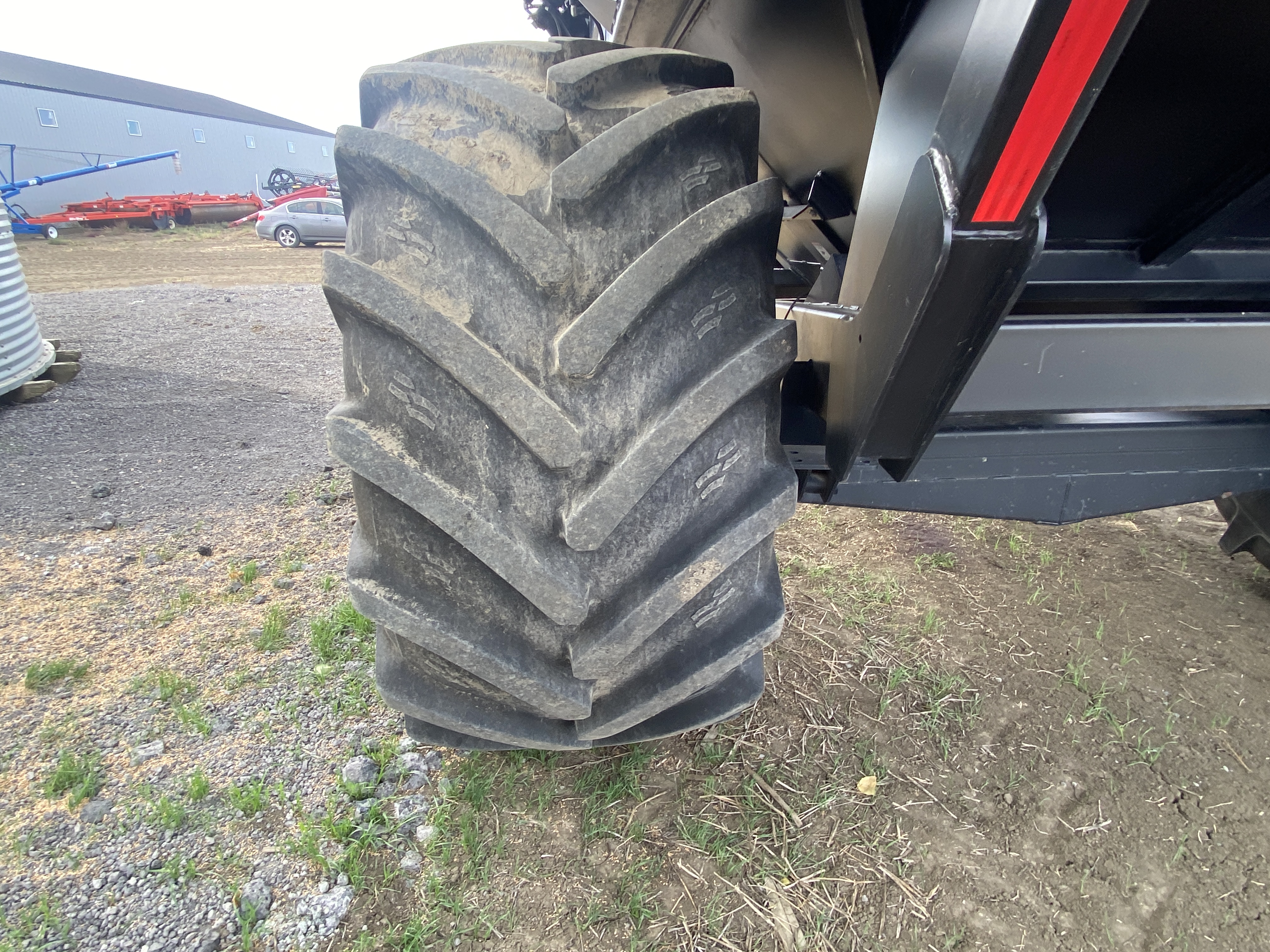 2014 Demco 1050 Grain Cart