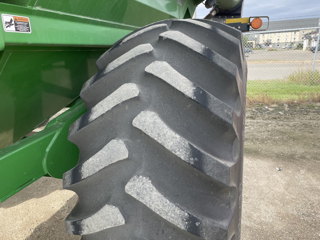 2013 Brent 782 Grain Cart