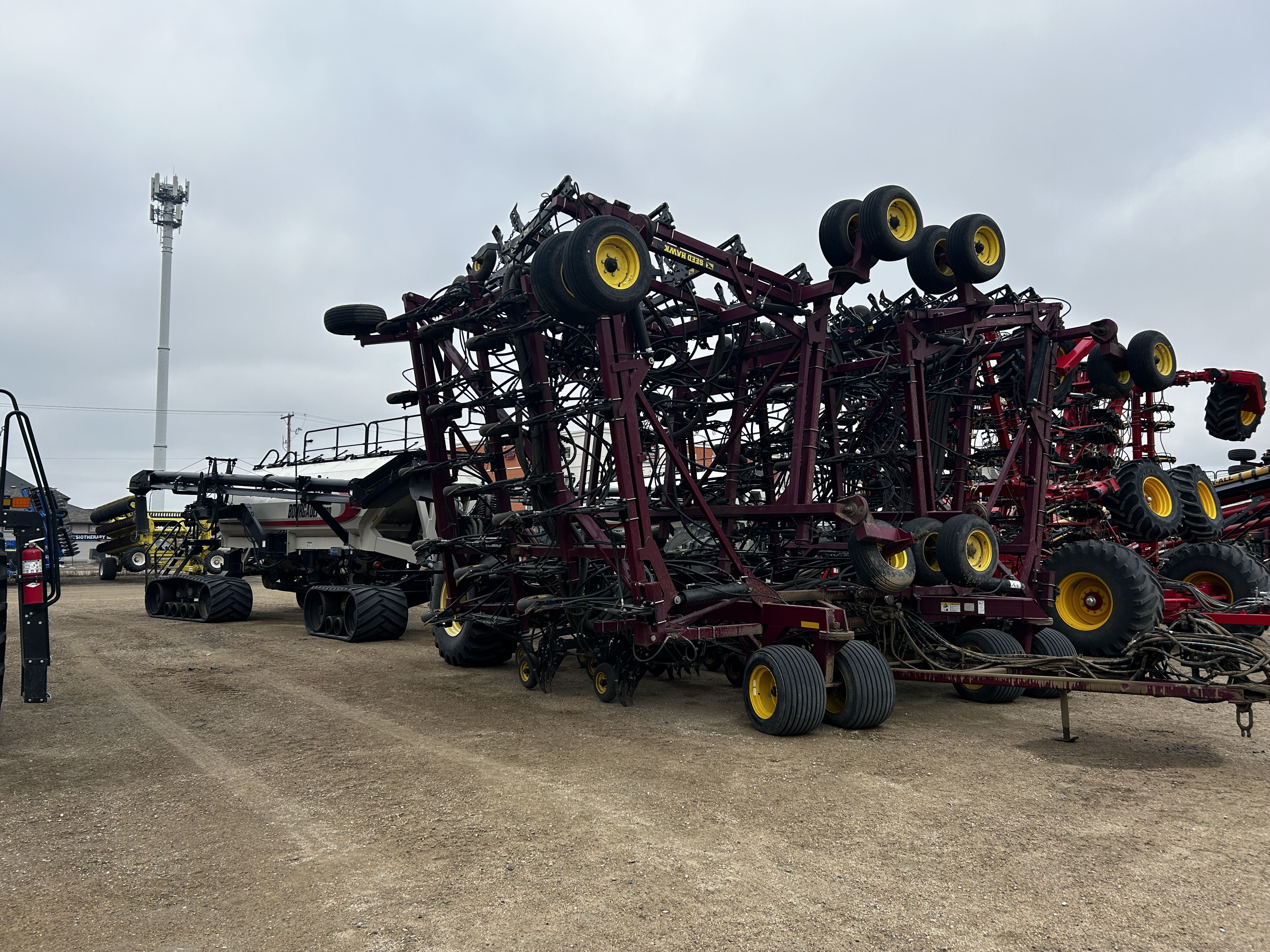 2012 Seed Hawk 8412 Air Drill & 2016 Bourgault 7700 Air Tank/Cart Air Drill