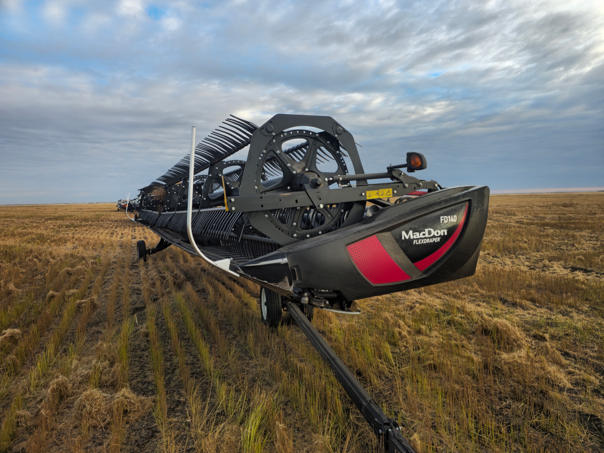 2022 MacDon FD140 DKD Header Draper Flex