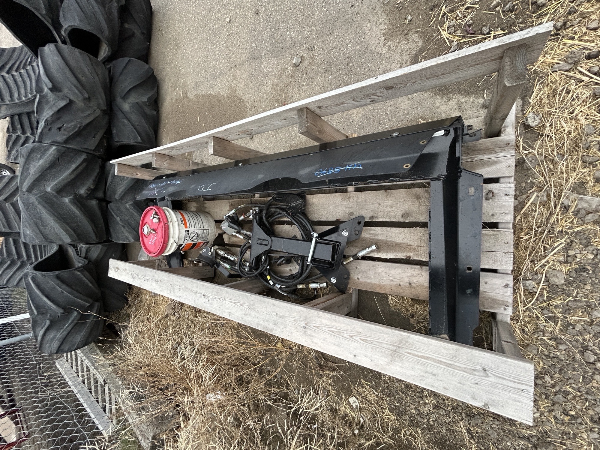 2025 MacDon FM200 Adapter