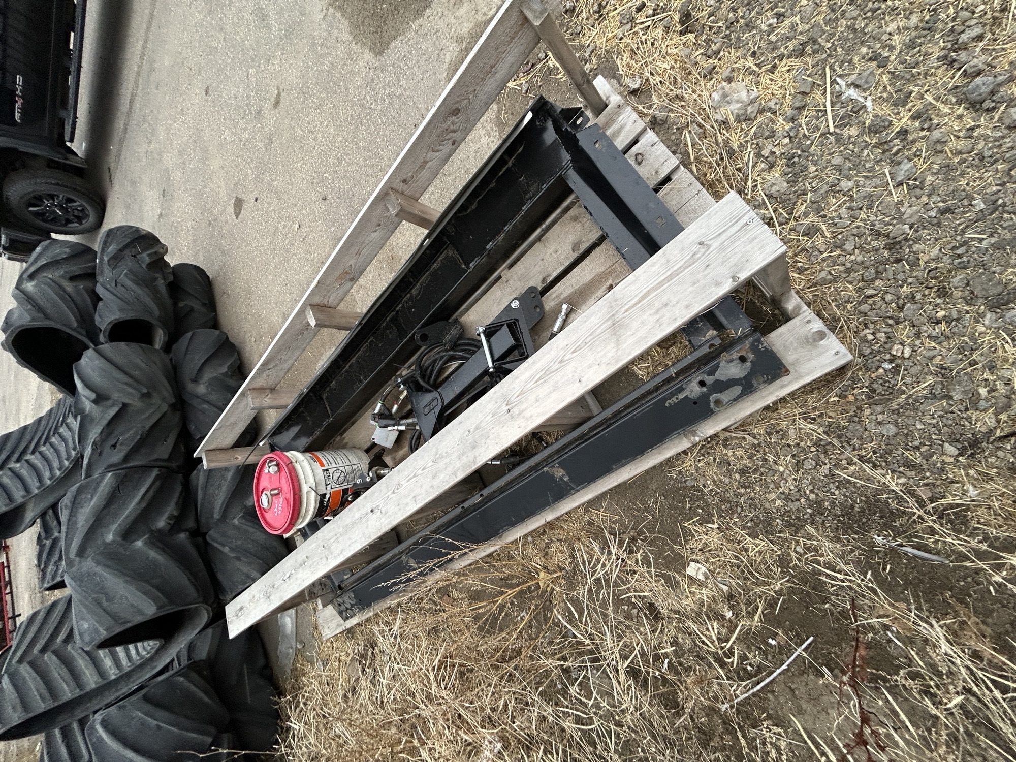 2025 MacDon FM200 Adapter