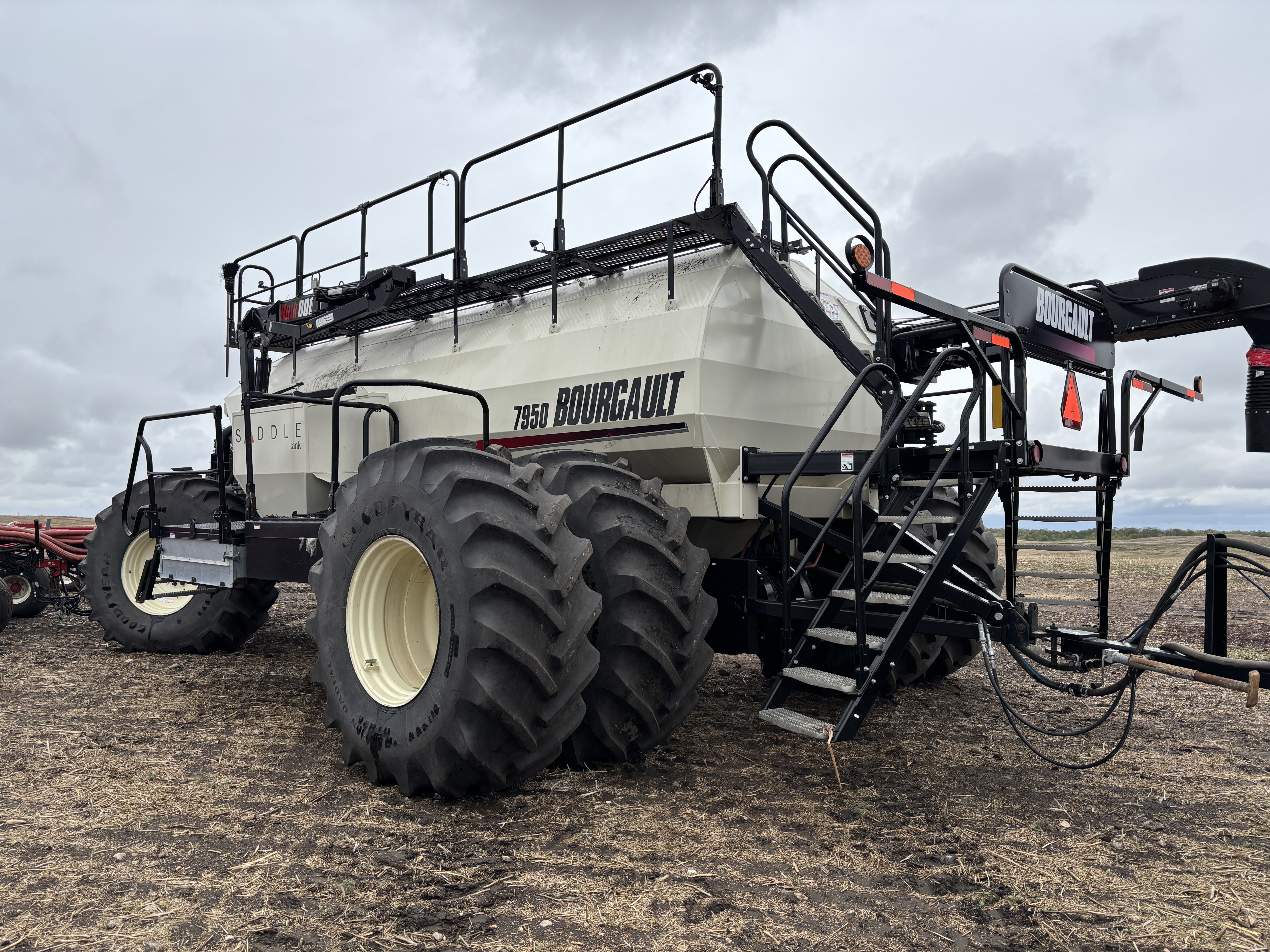 2015 Morris C280 & 2019 Bourgault 7950 Air Drill