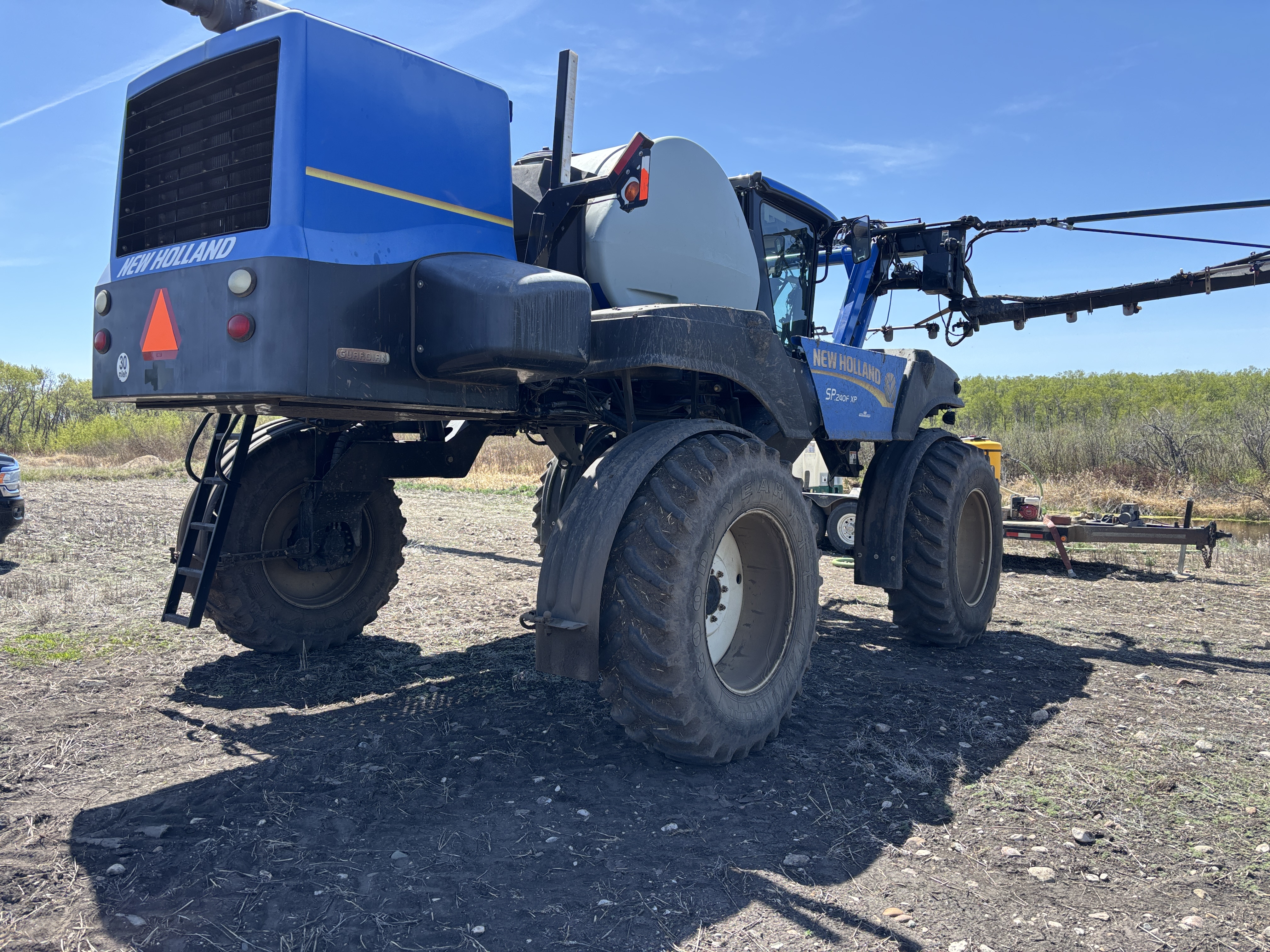 2012 New Holland SP.240F Sprayer/High Clearance