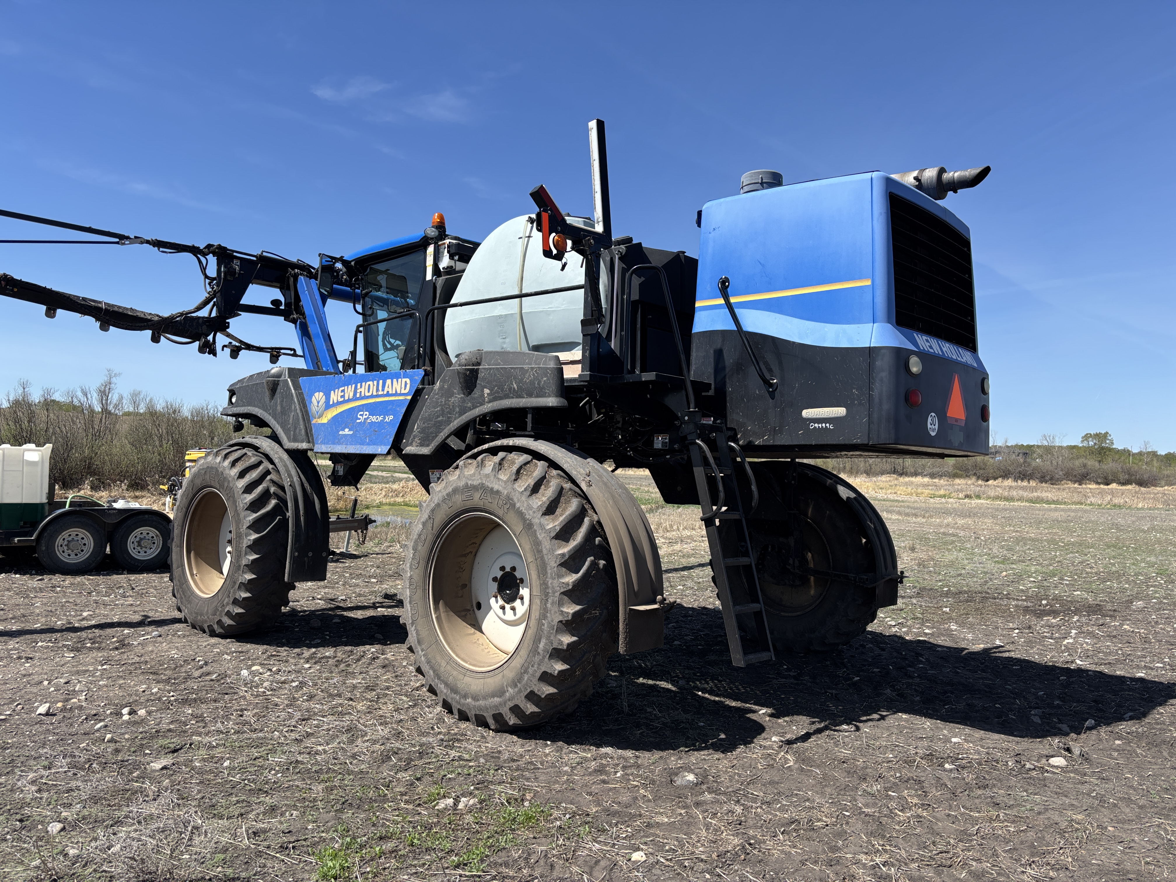 2012 New Holland SP.240F Sprayer/High Clearance