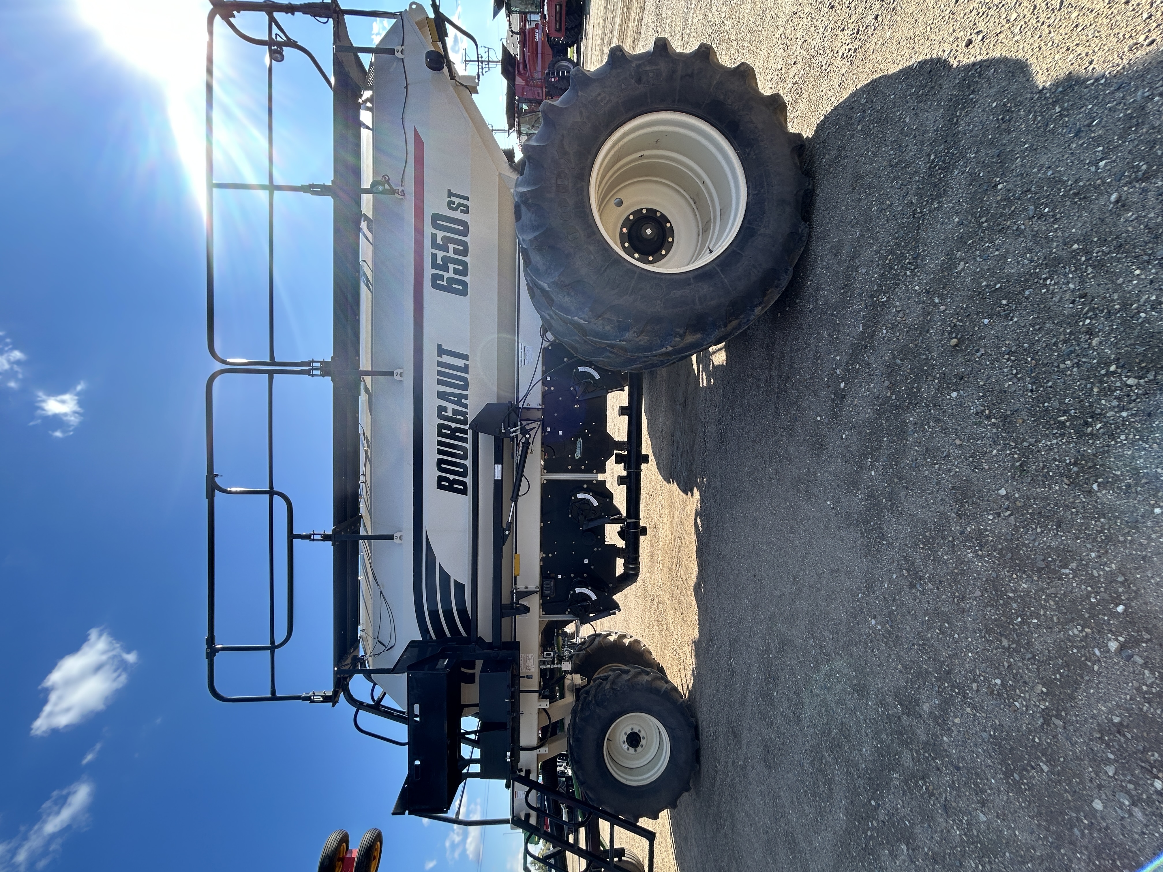 2012 Bourgault 3320-76-12 & 6550 Air Drill
