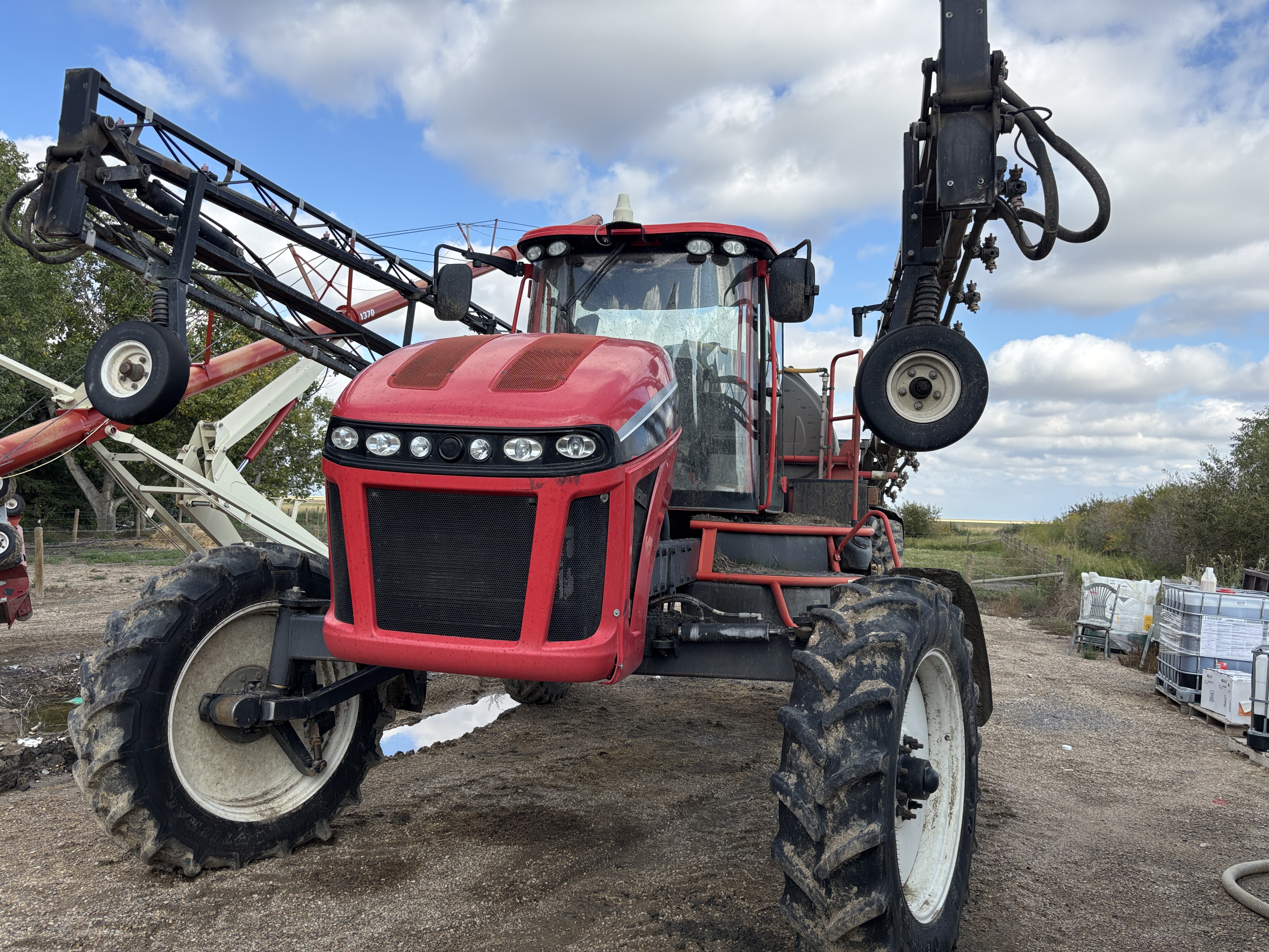 2012 Apache AS1020 Sprayer/High Clearance