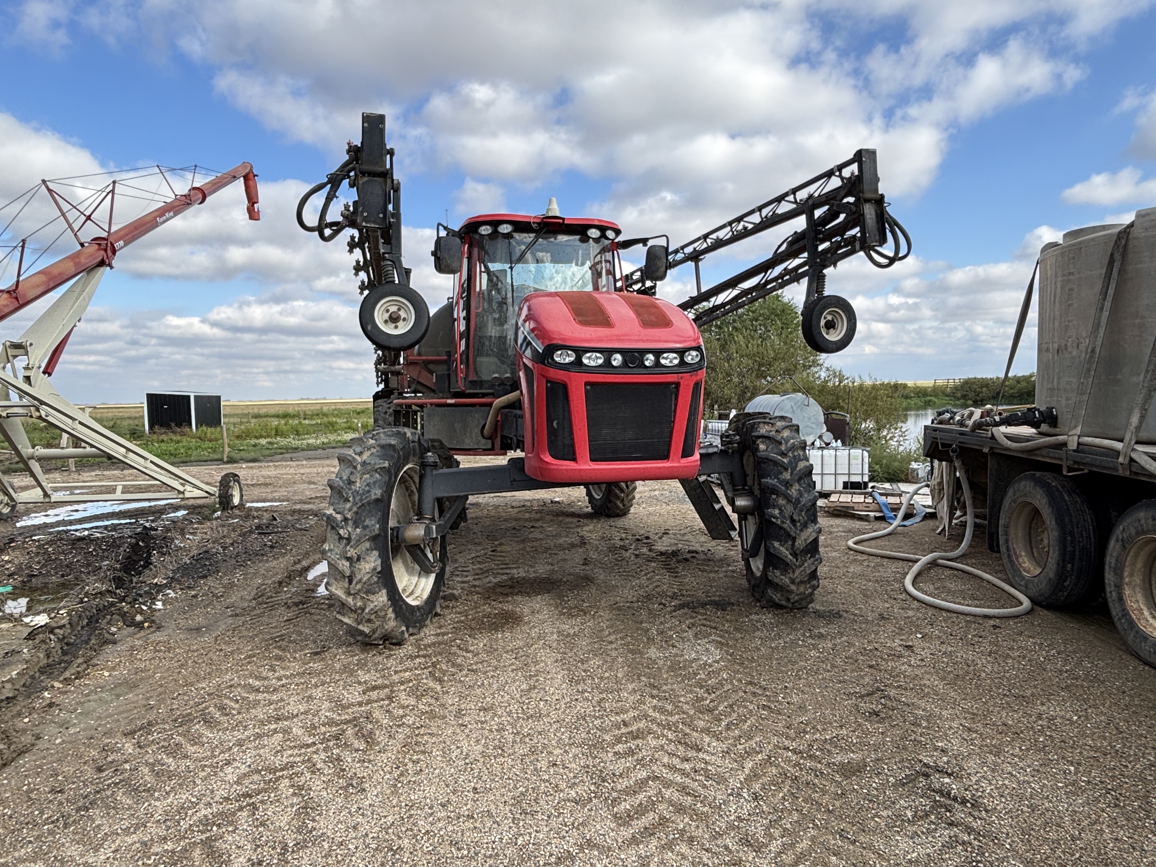2012 Apache AS1020 Sprayer/High Clearance