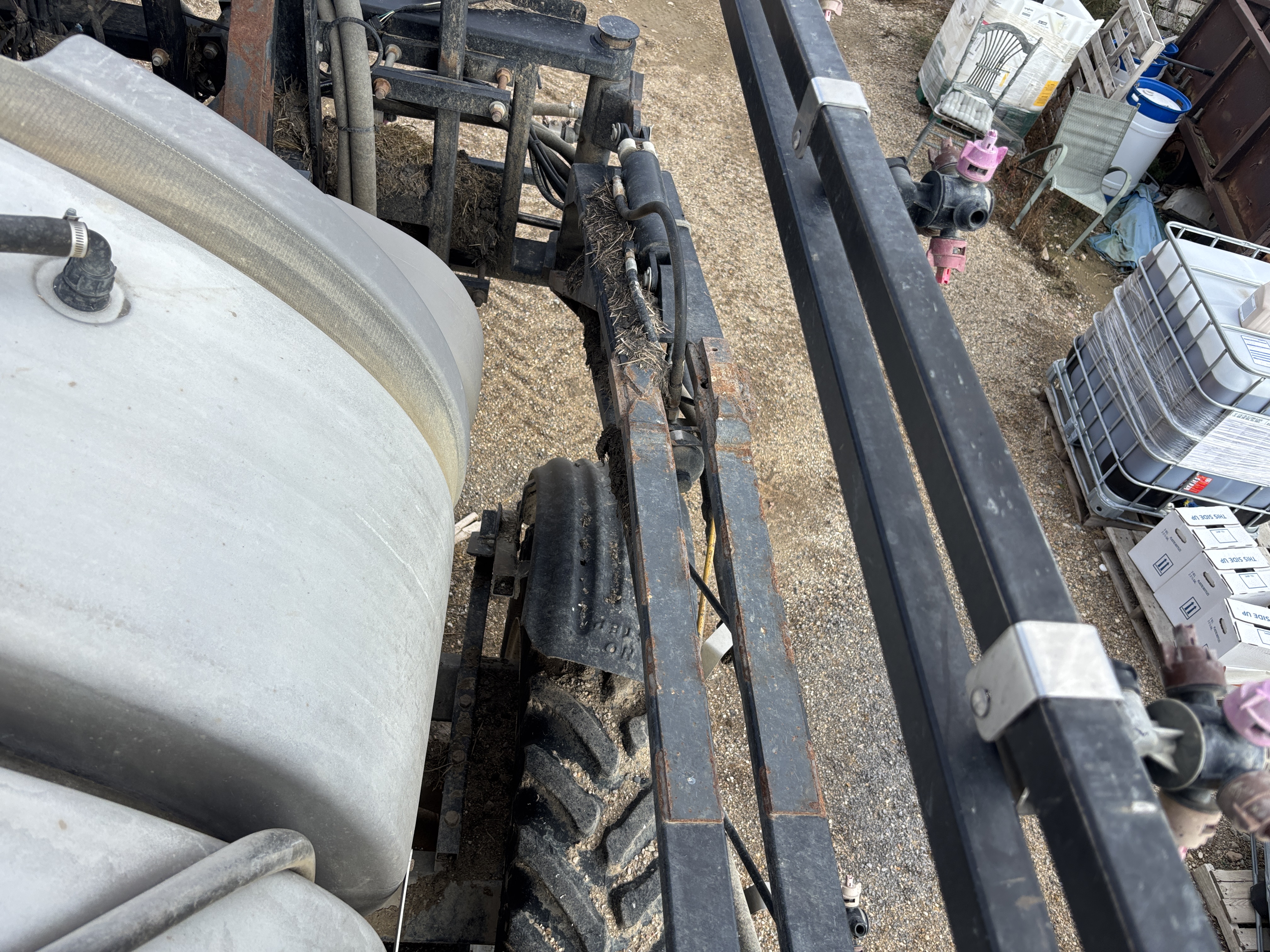 2012 Apache AS1020 Sprayer/High Clearance
