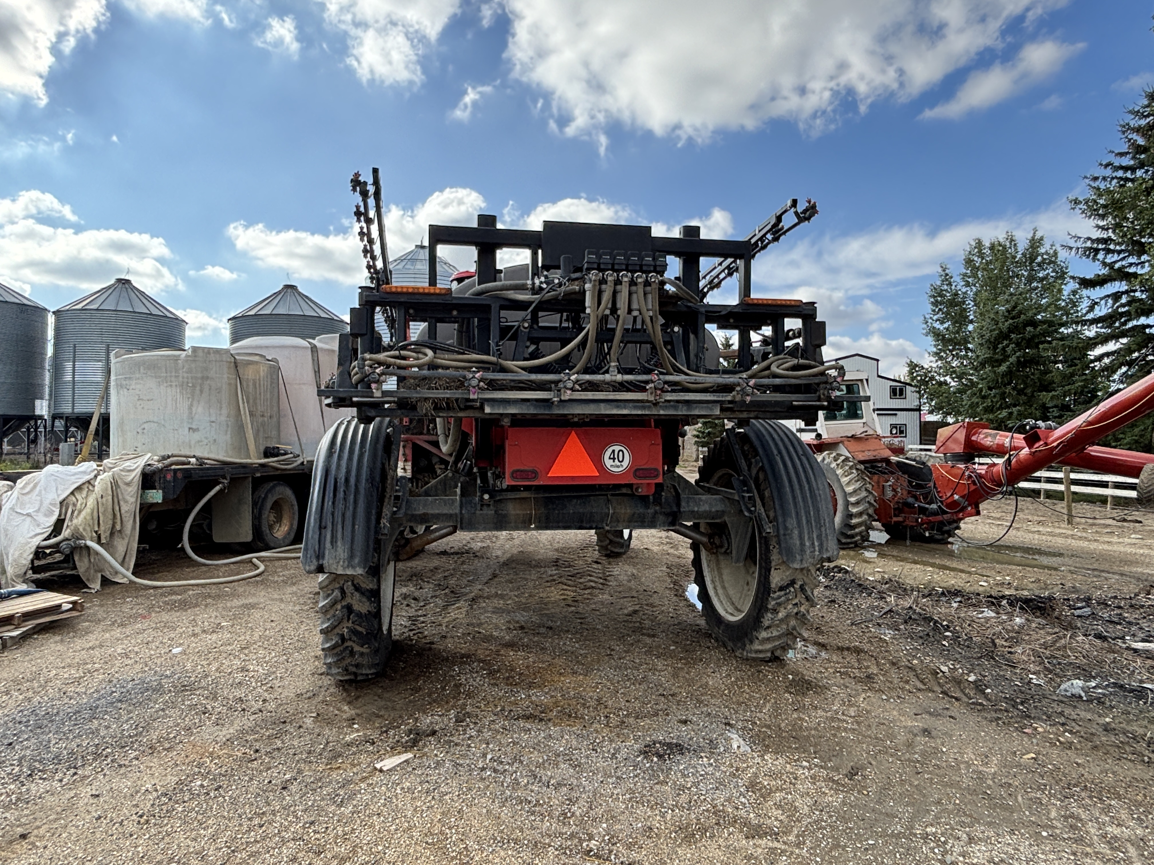 2012 Apache AS1020 Sprayer/High Clearance