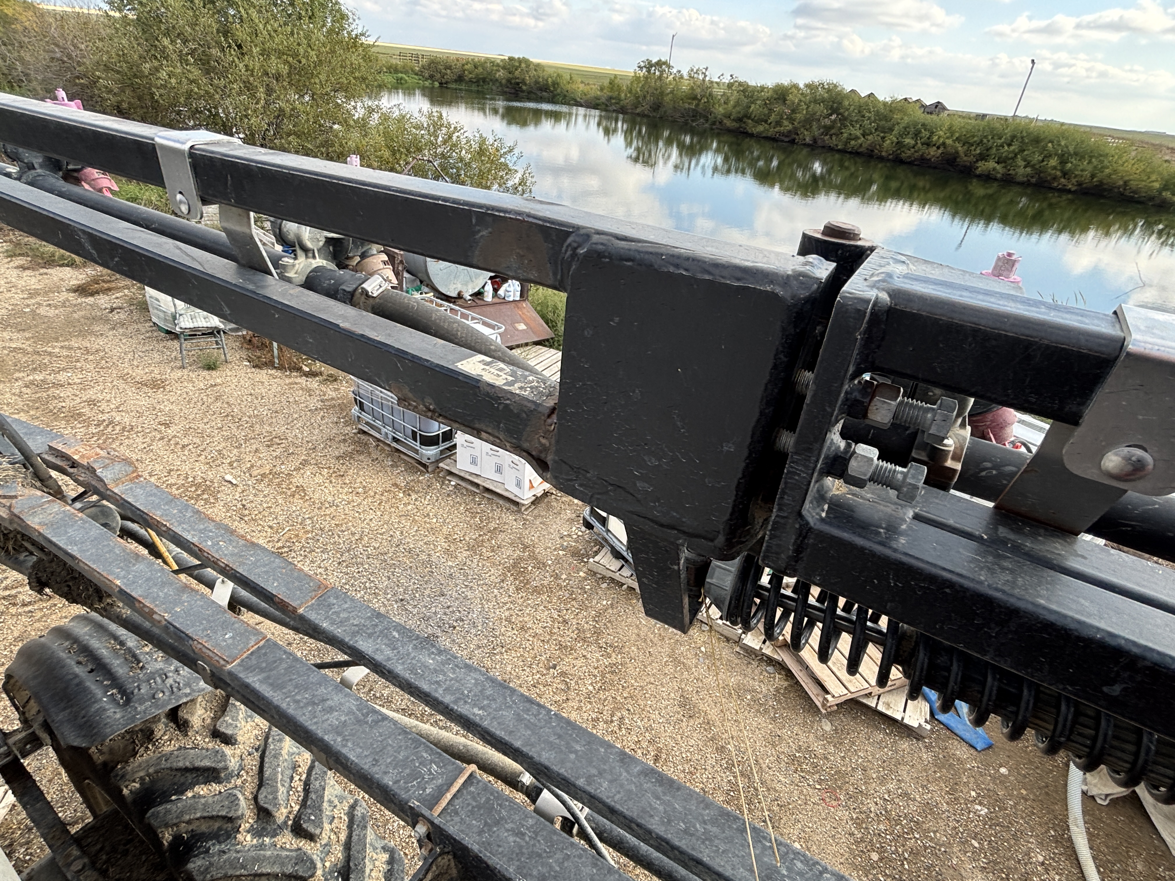 2012 Apache AS1020 Sprayer/High Clearance