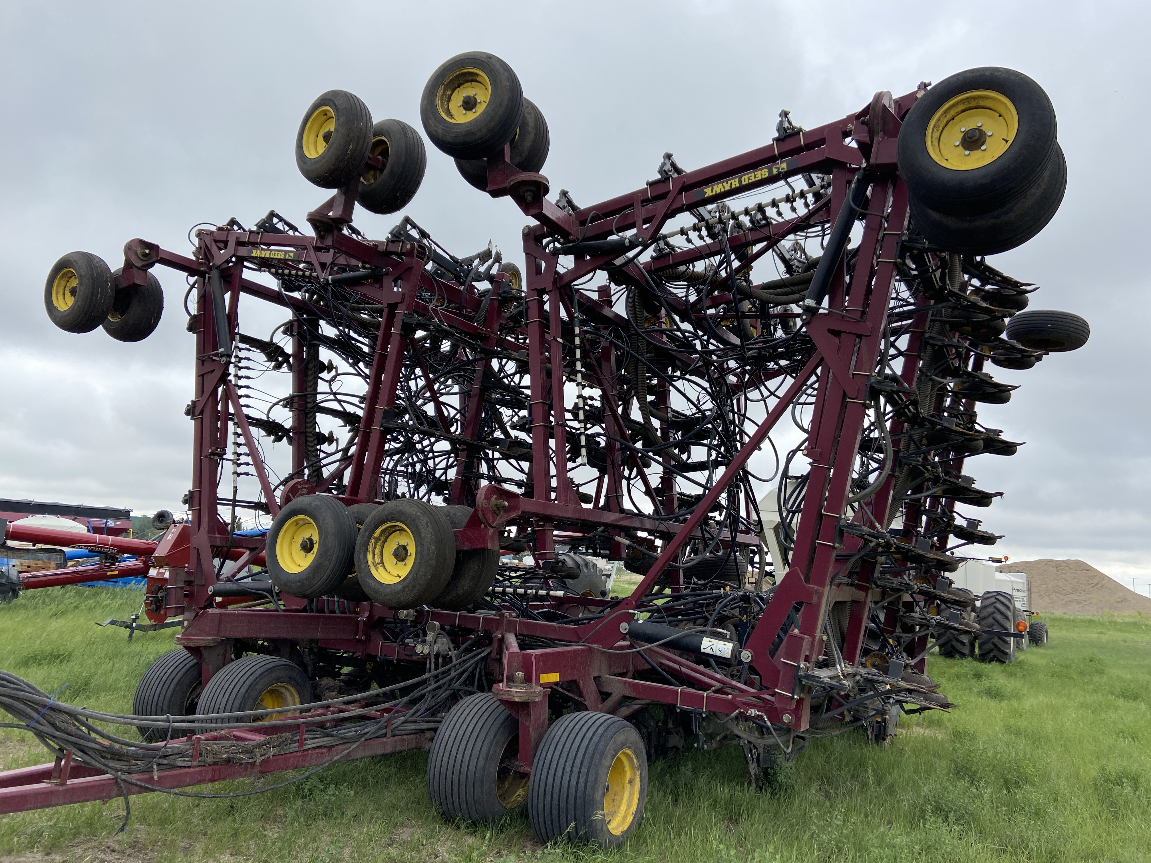 2012 Seed Hawk 8412 Air Drill & 2016 Bourgault 7700 Air Tank/Cart Air Drill