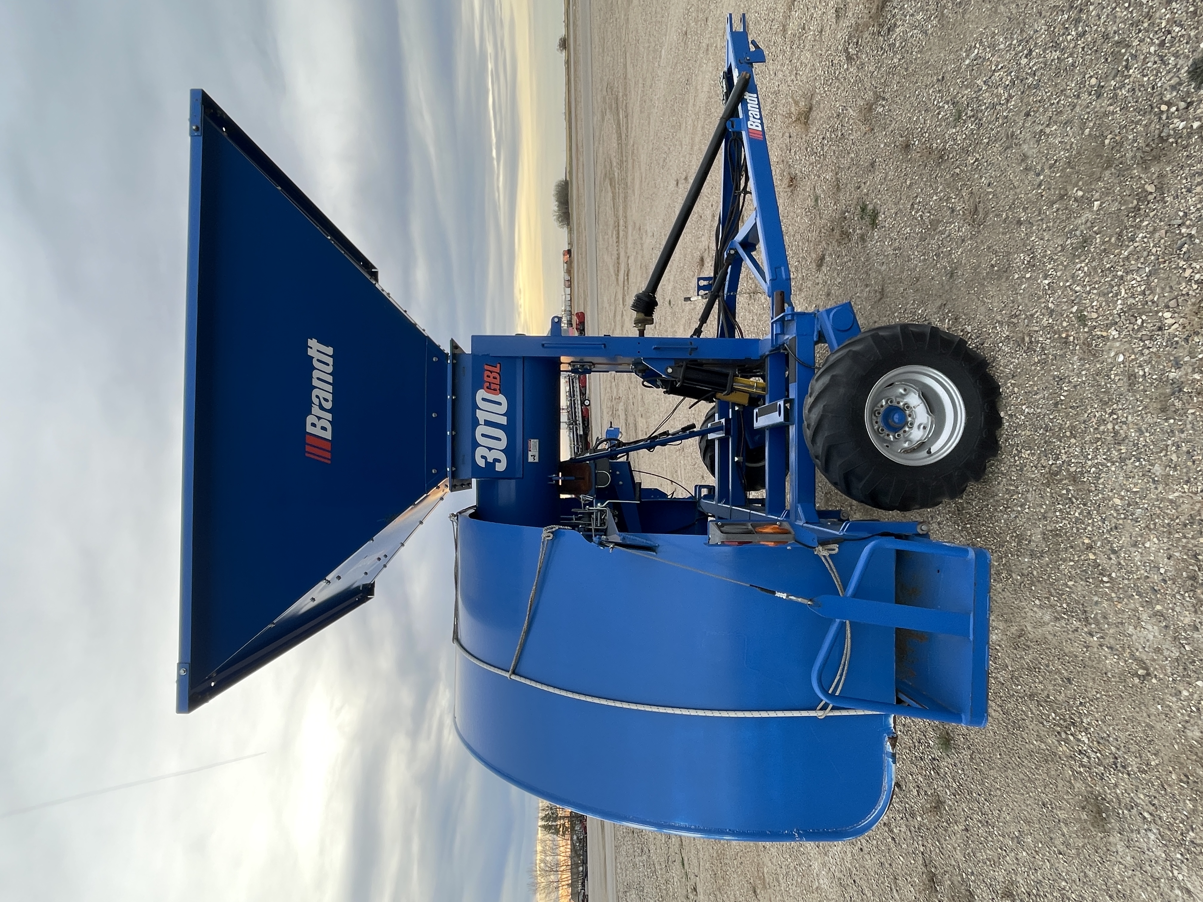 2014 Brandt 3010 Grain Bag Loader