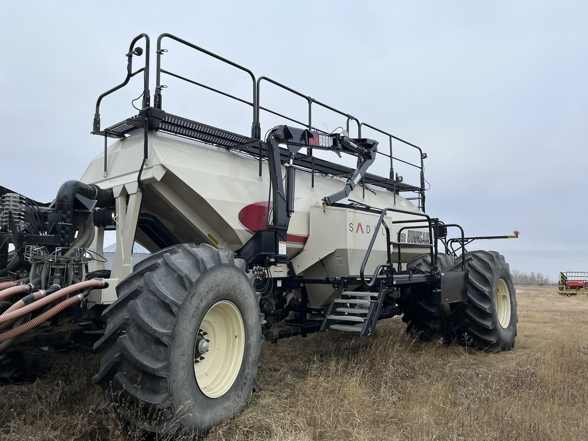 2014 Bourgault 3320-76-10 & 7950 Air Tank/Cart Air Drill