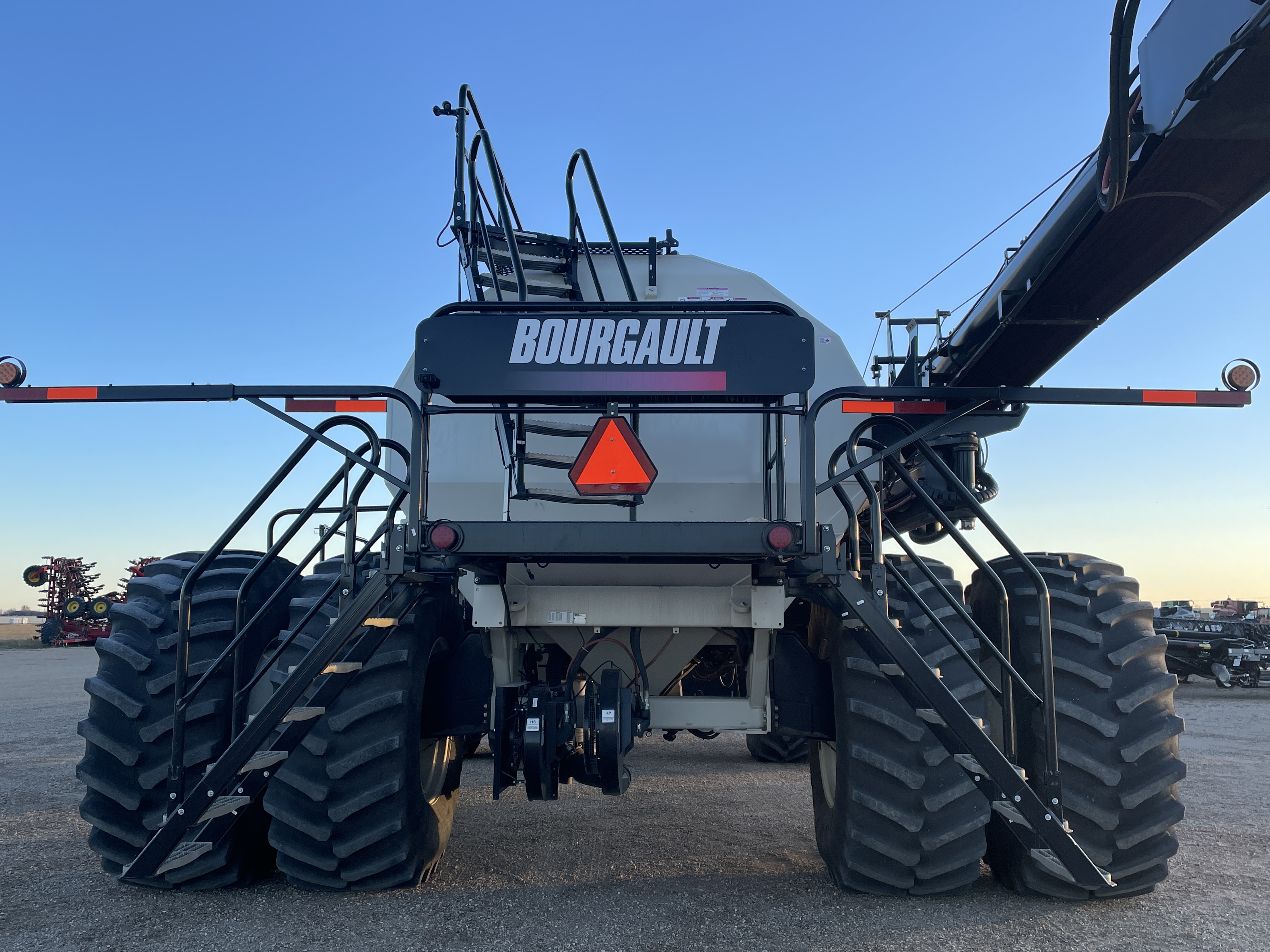 2019 Bourgault 3320-86-12 & 71300 Air Tank/Cart Air Drill