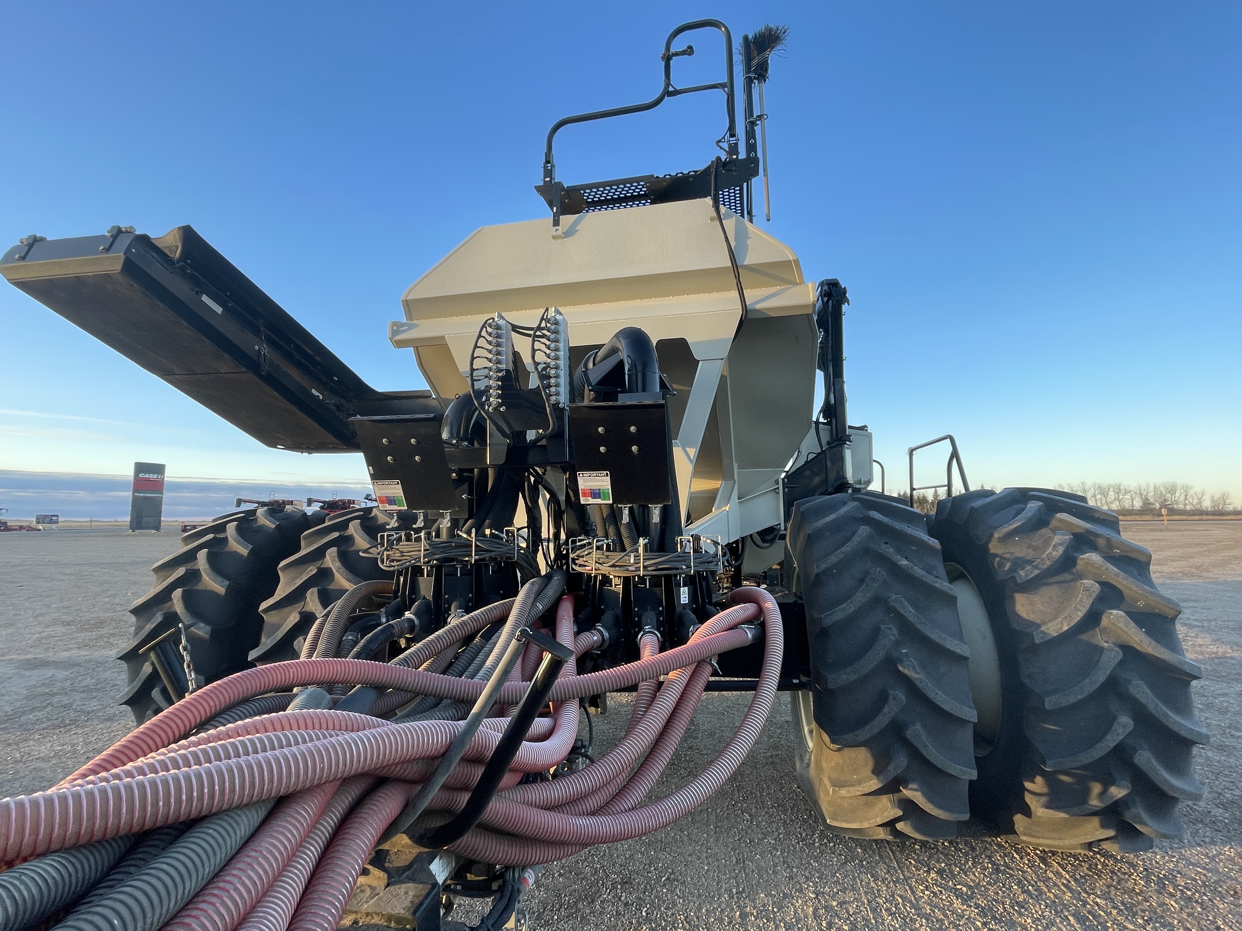 2019 Bourgault 3320-86-12 & 71300 Air Tank/Cart Air Drill