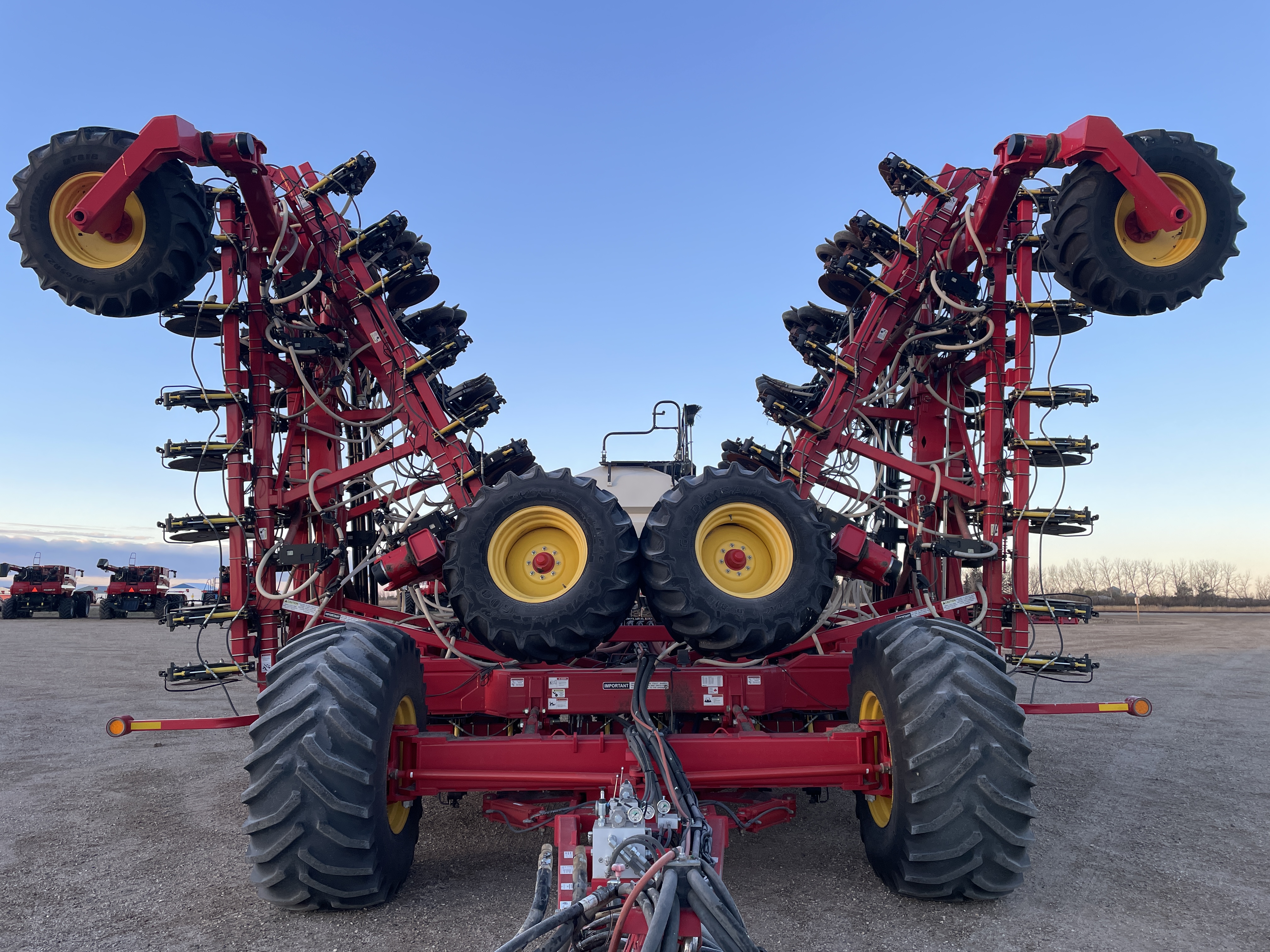 2019 Bourgault 3320-86-12 & 71300 Air Drill