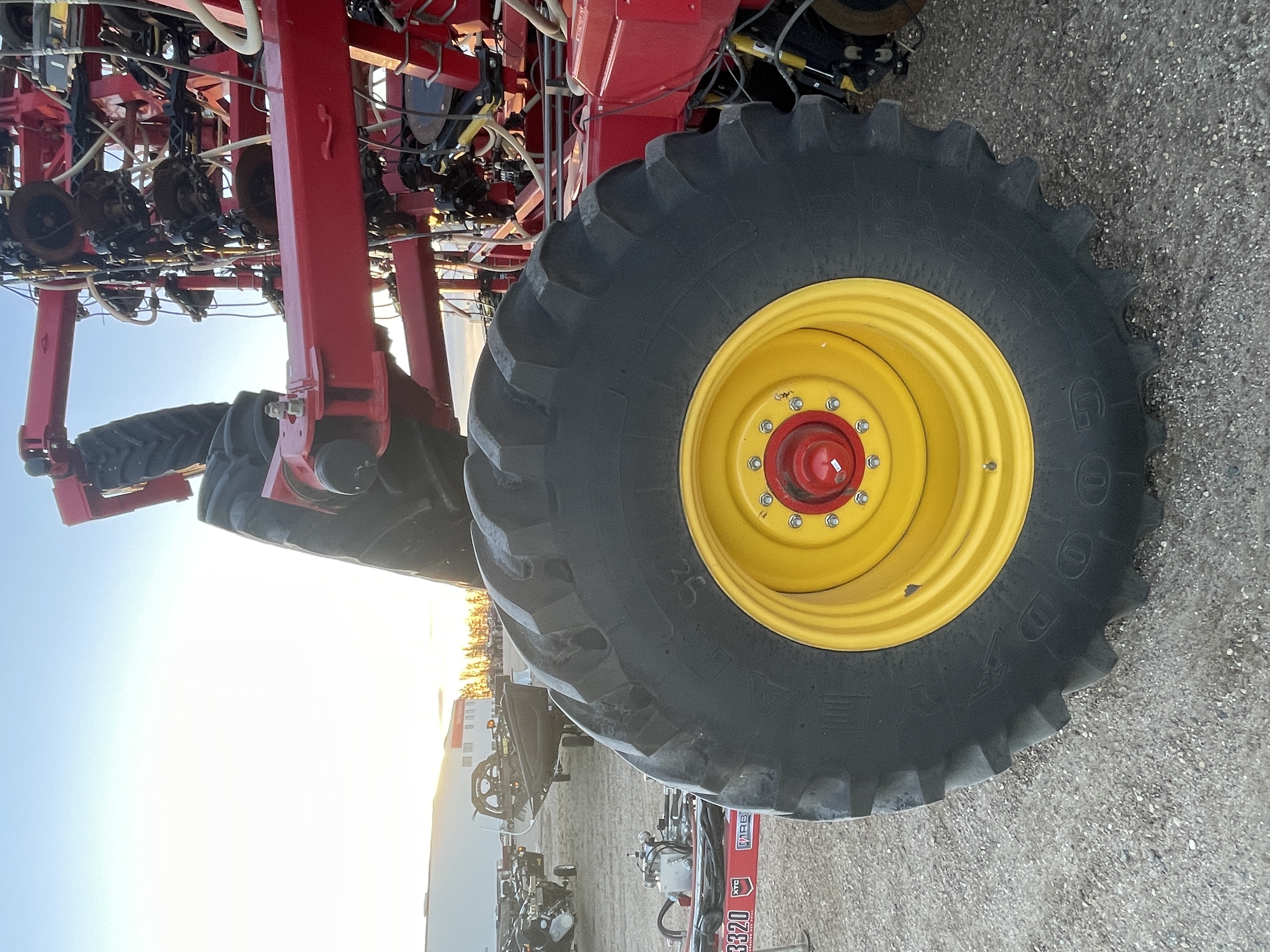 2019 Bourgault 3320-86-12 & 71300 Air Drill