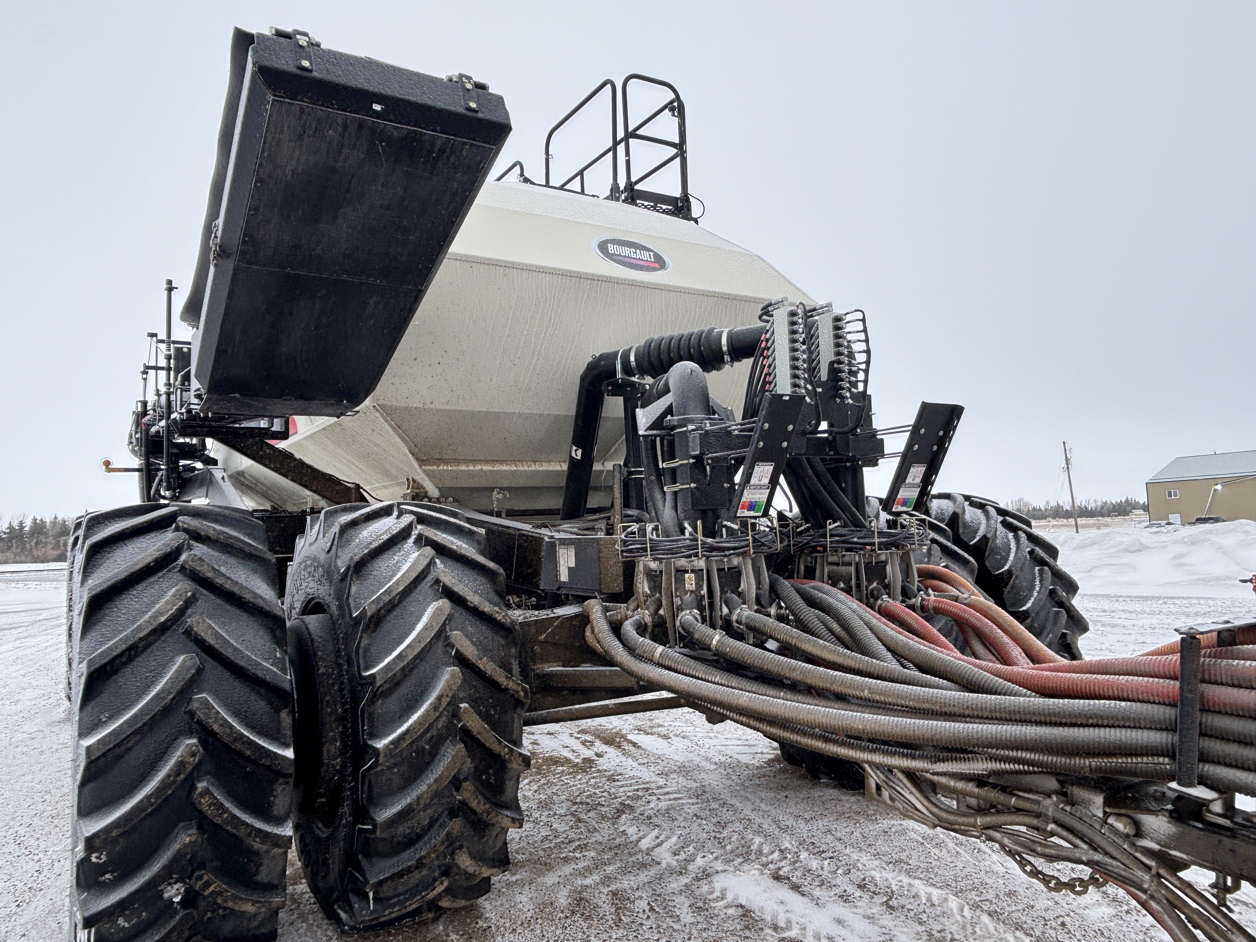 2020 Bourgault 3420-100-10 & 91300 Air Tank/Cart Air Drill