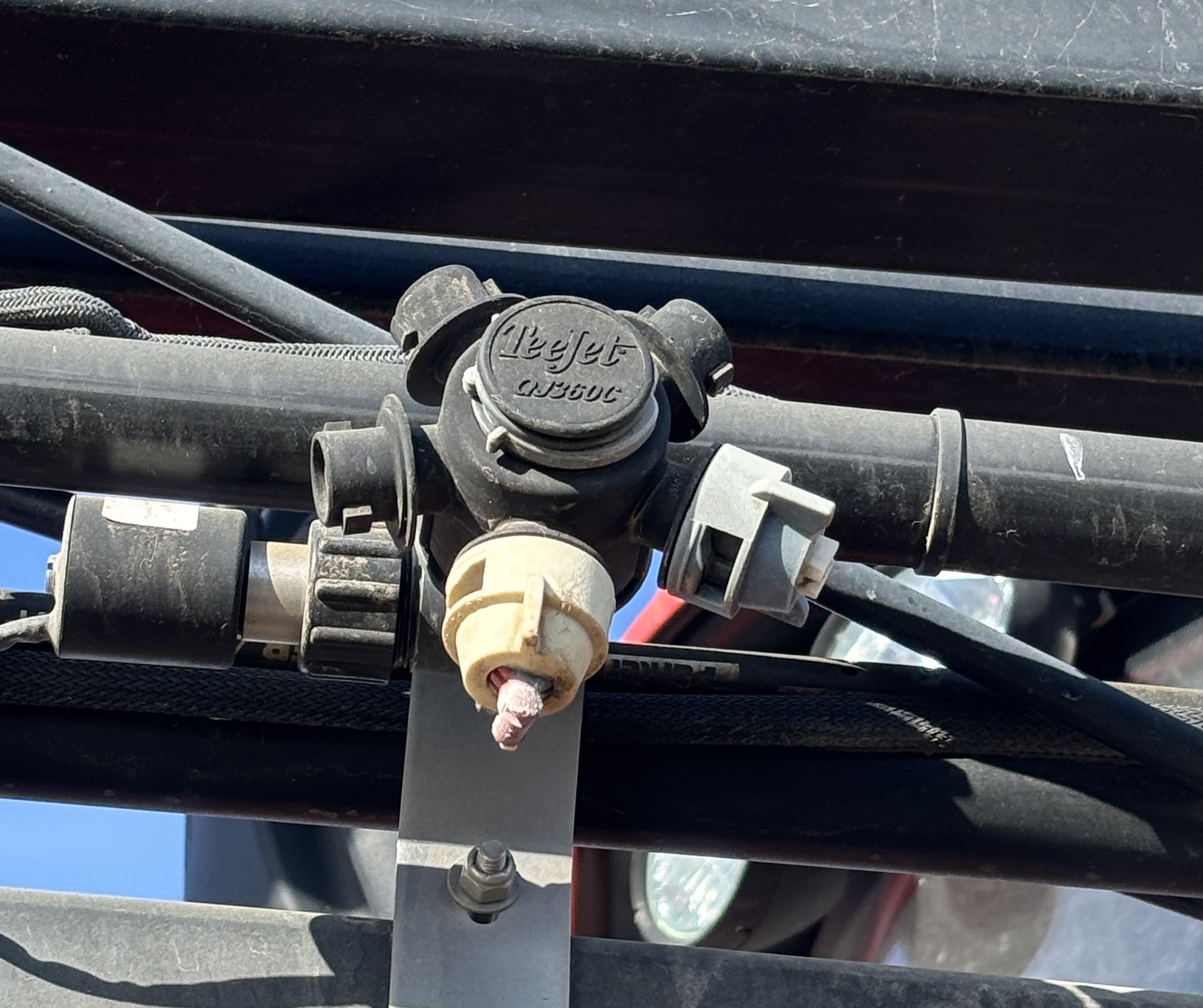 2011 Apache AS1020 Sprayer/High Clearance