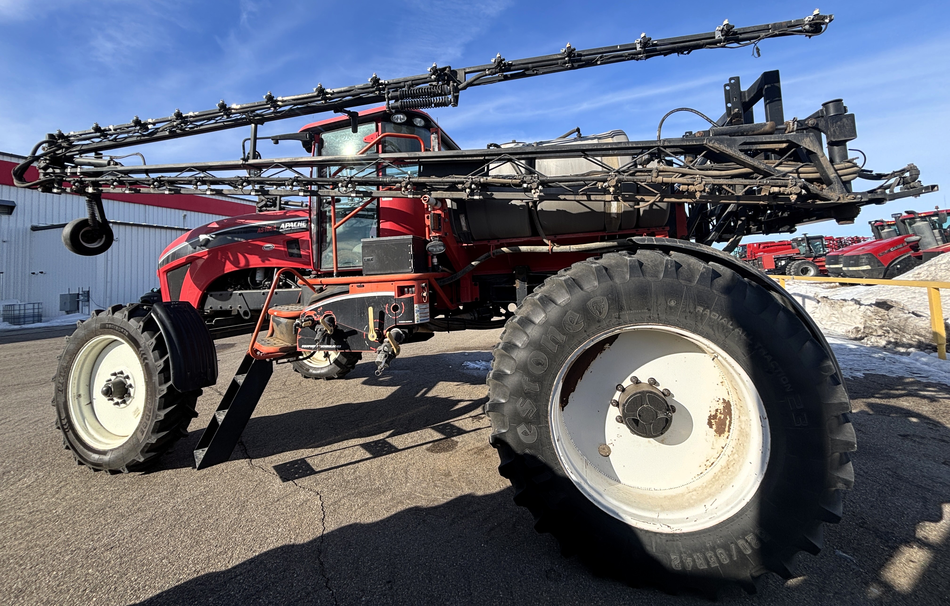 2011 Apache AS1020 Sprayer/High Clearance