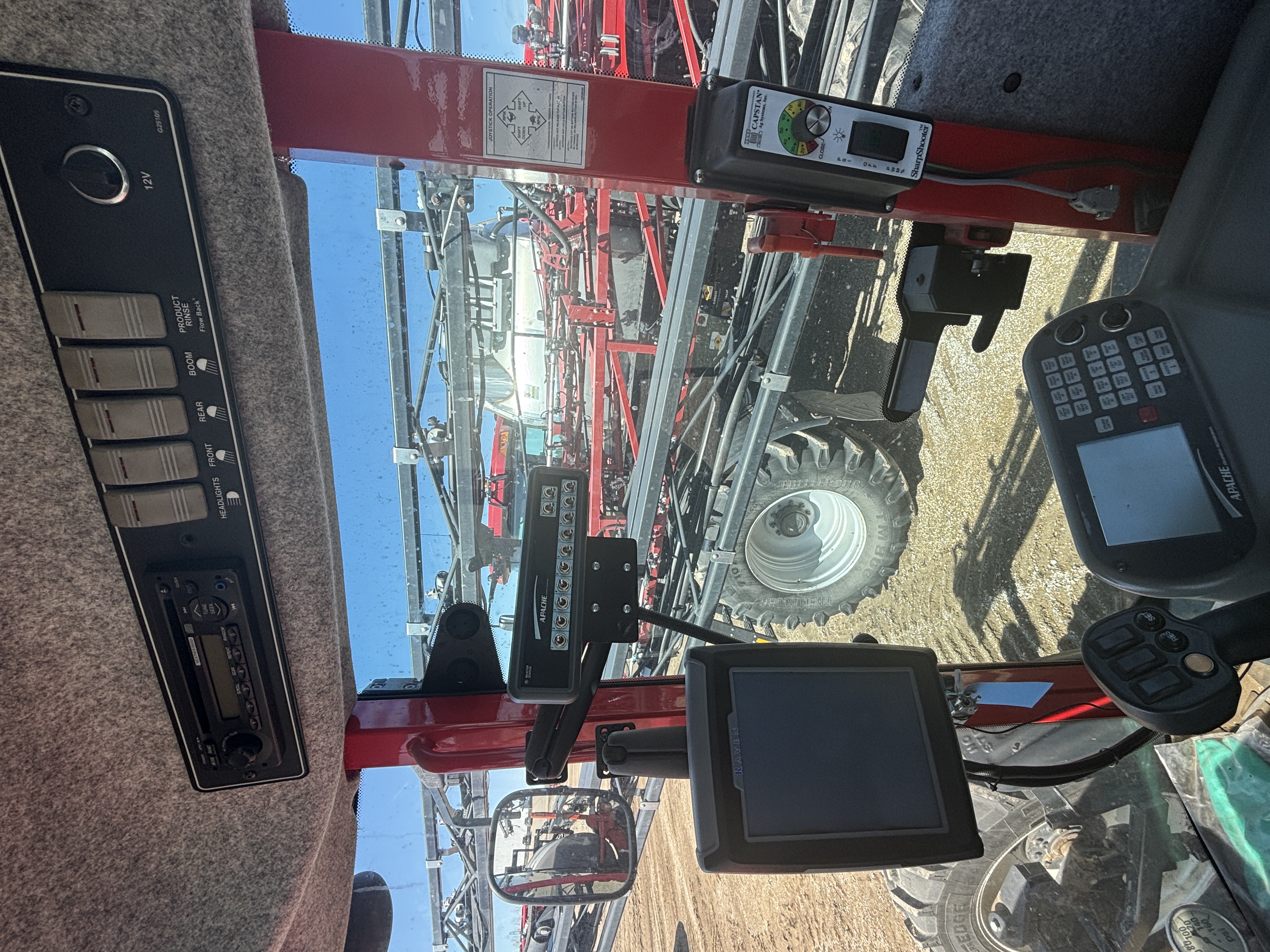 2011 Apache AS1020 Sprayer/High Clearance