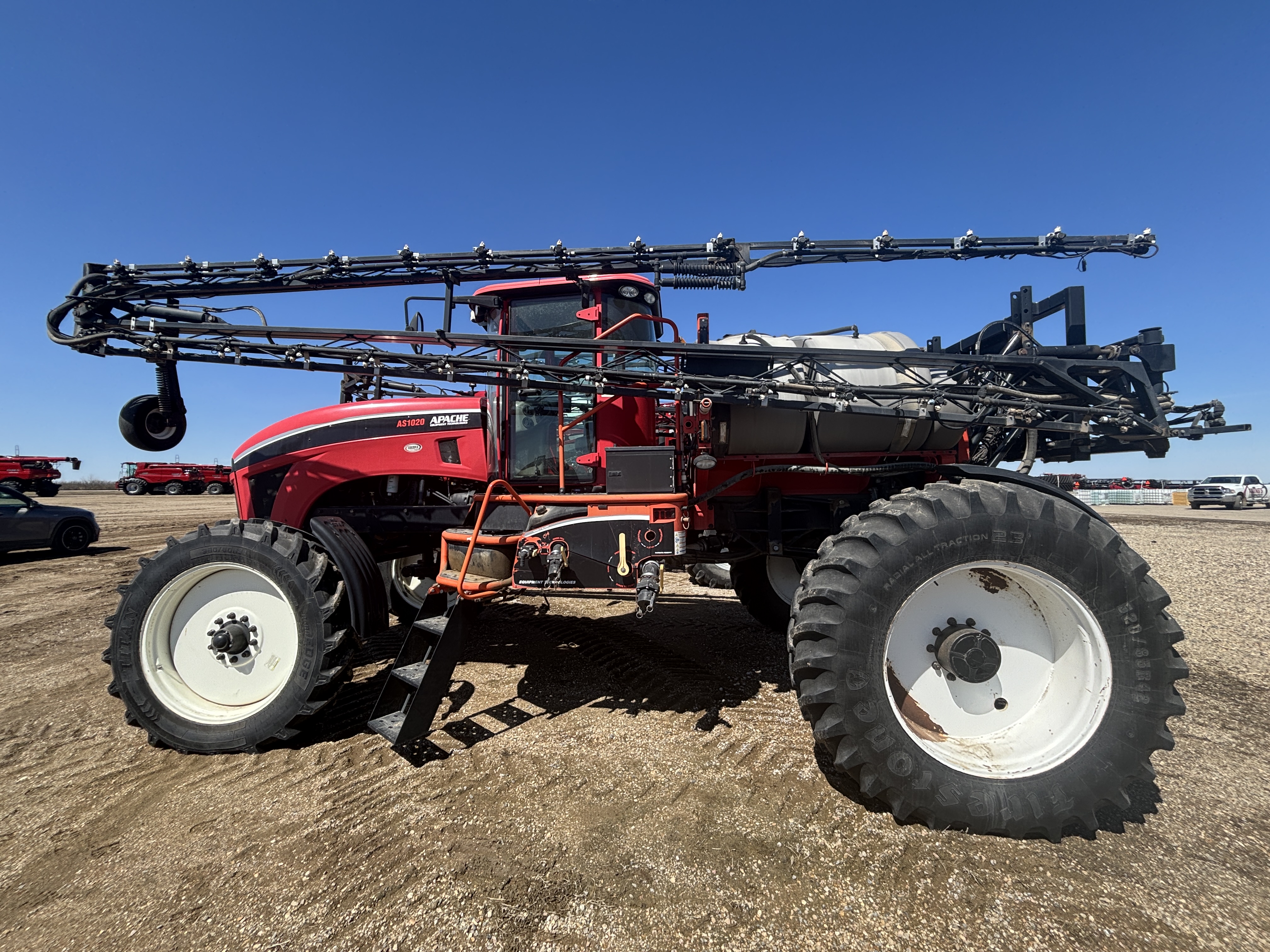 2011 Apache AS1020 Sprayer/High Clearance