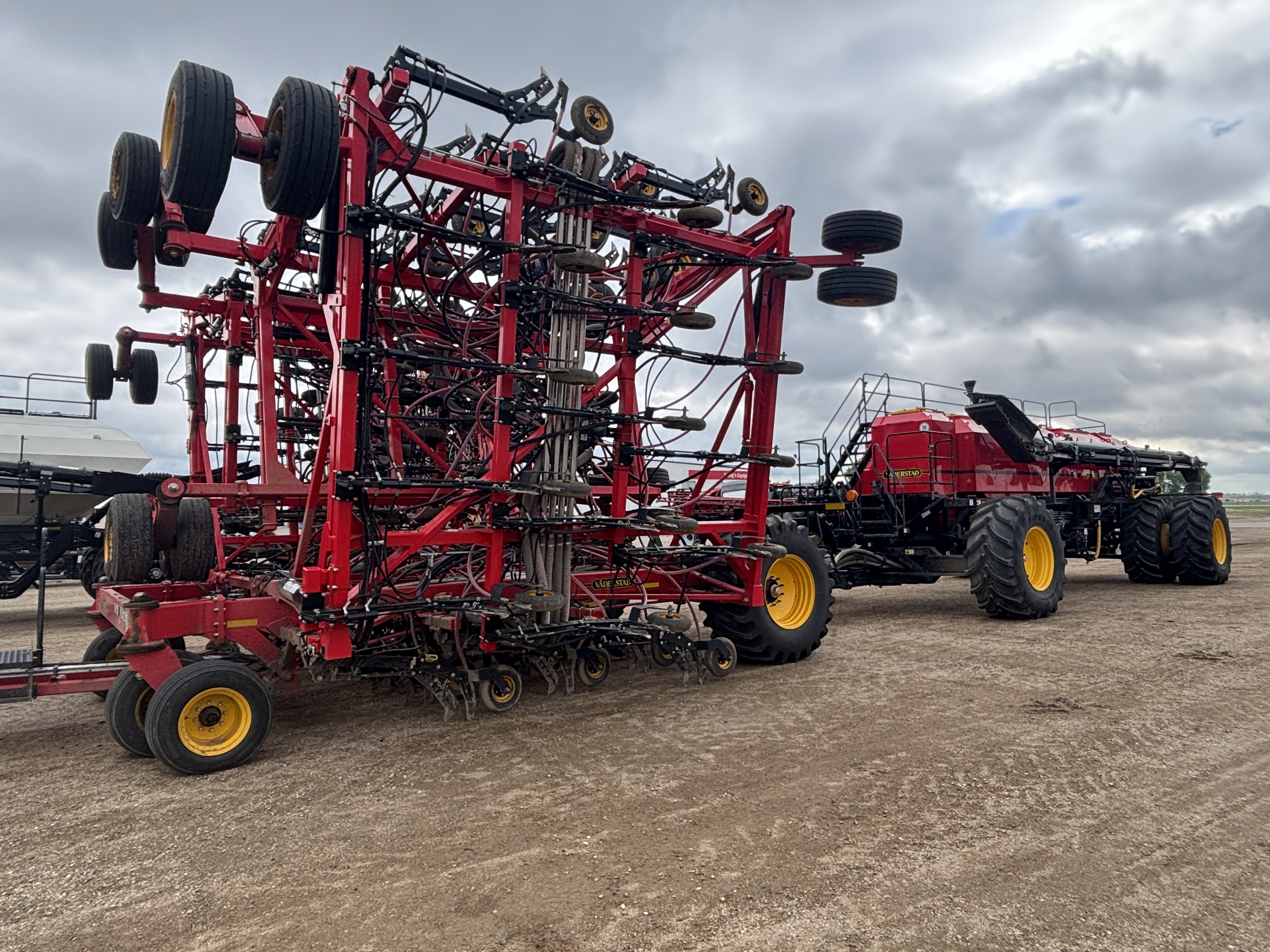 2024 Seed Hawk 8412 & 1000 Air Drill