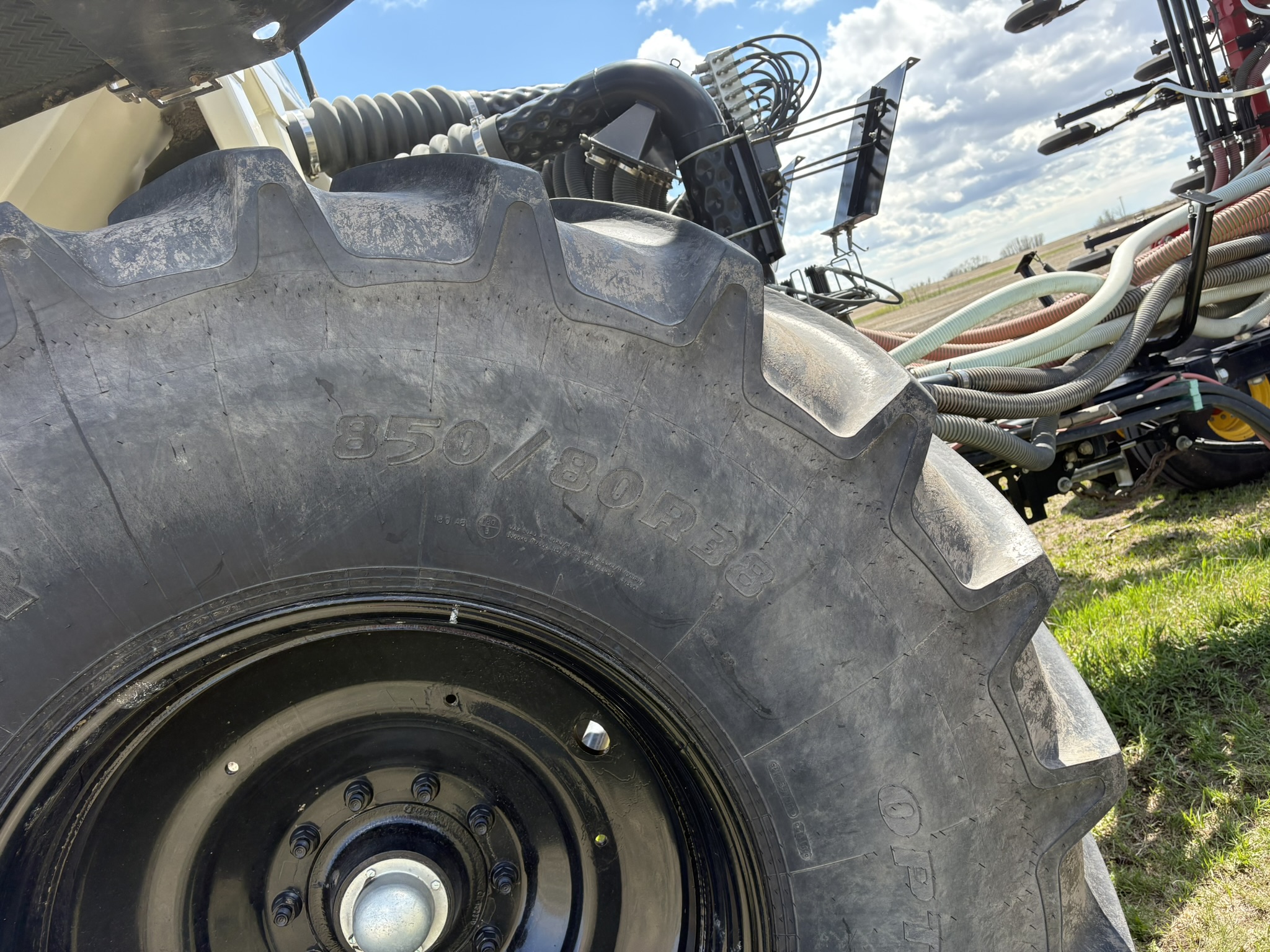 2017 Bourgault 7950 Air Tank/Cart