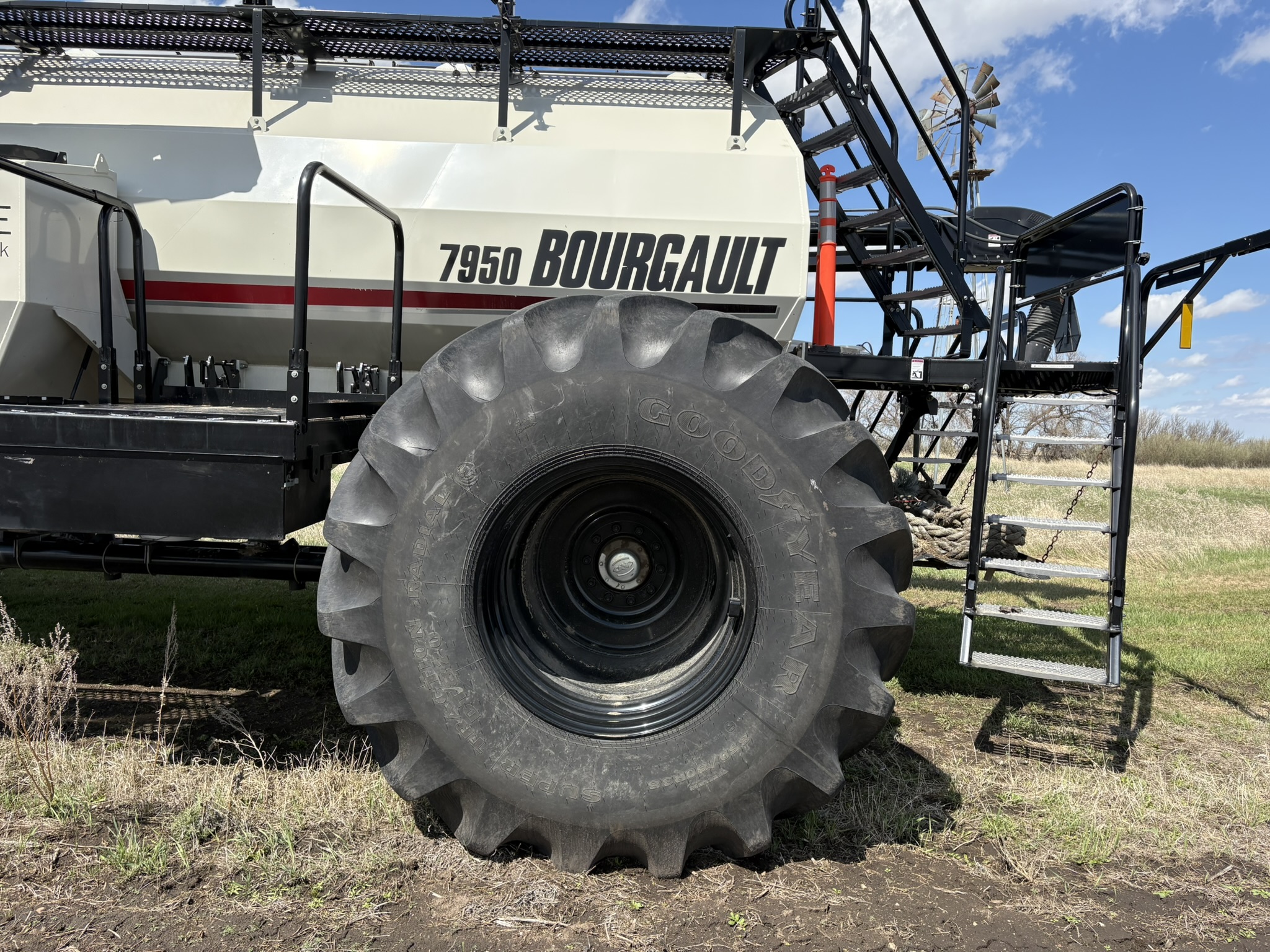 2017 Bourgault 7950 Air Tank/Cart