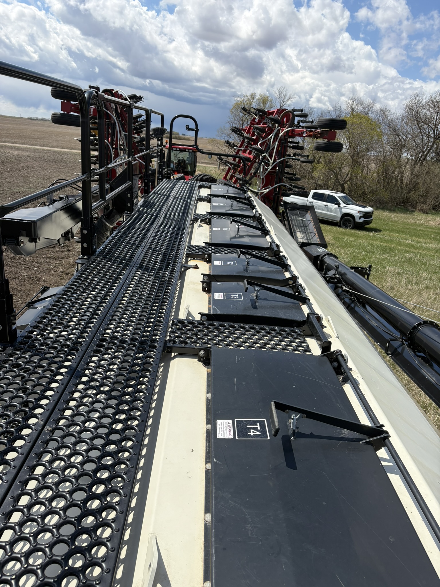 2017 Bourgault 7950 Air Tank/Cart