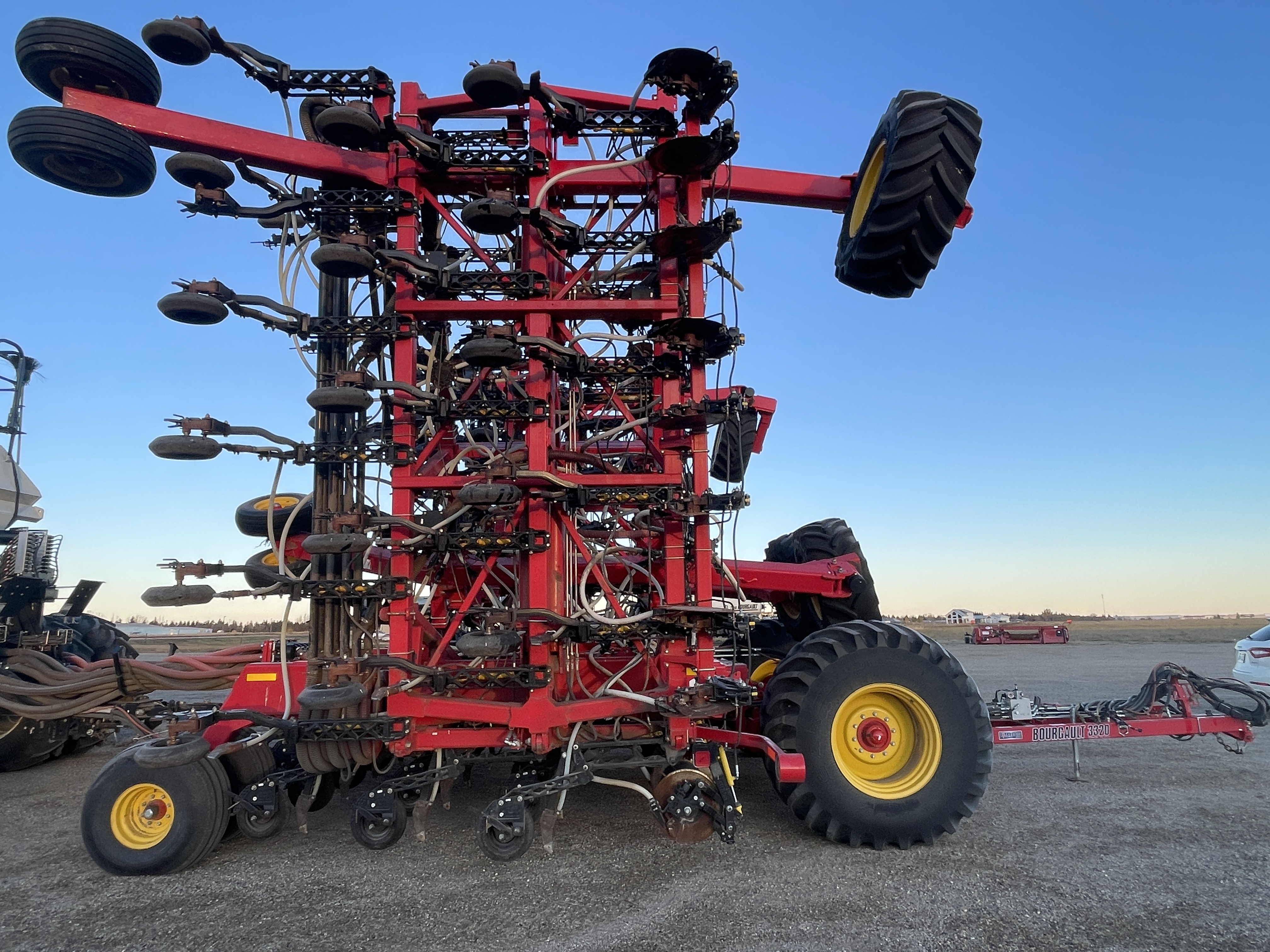 2019 Bourgault 3320-86-12 & 71300 Air Tank/Cart Air Drill