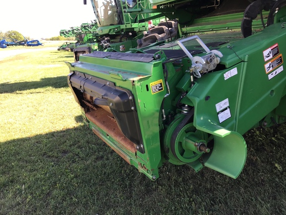 2016 John Deere S690 Combine