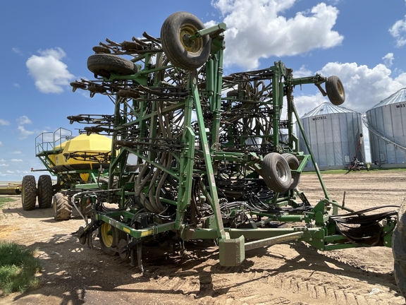 2012 John Deere 1870 W/1910 Air Seeder