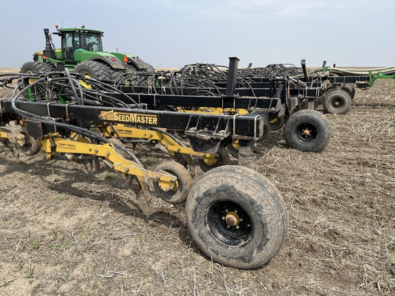 2007 Seed Master 7212 W/1910 Air Seeder